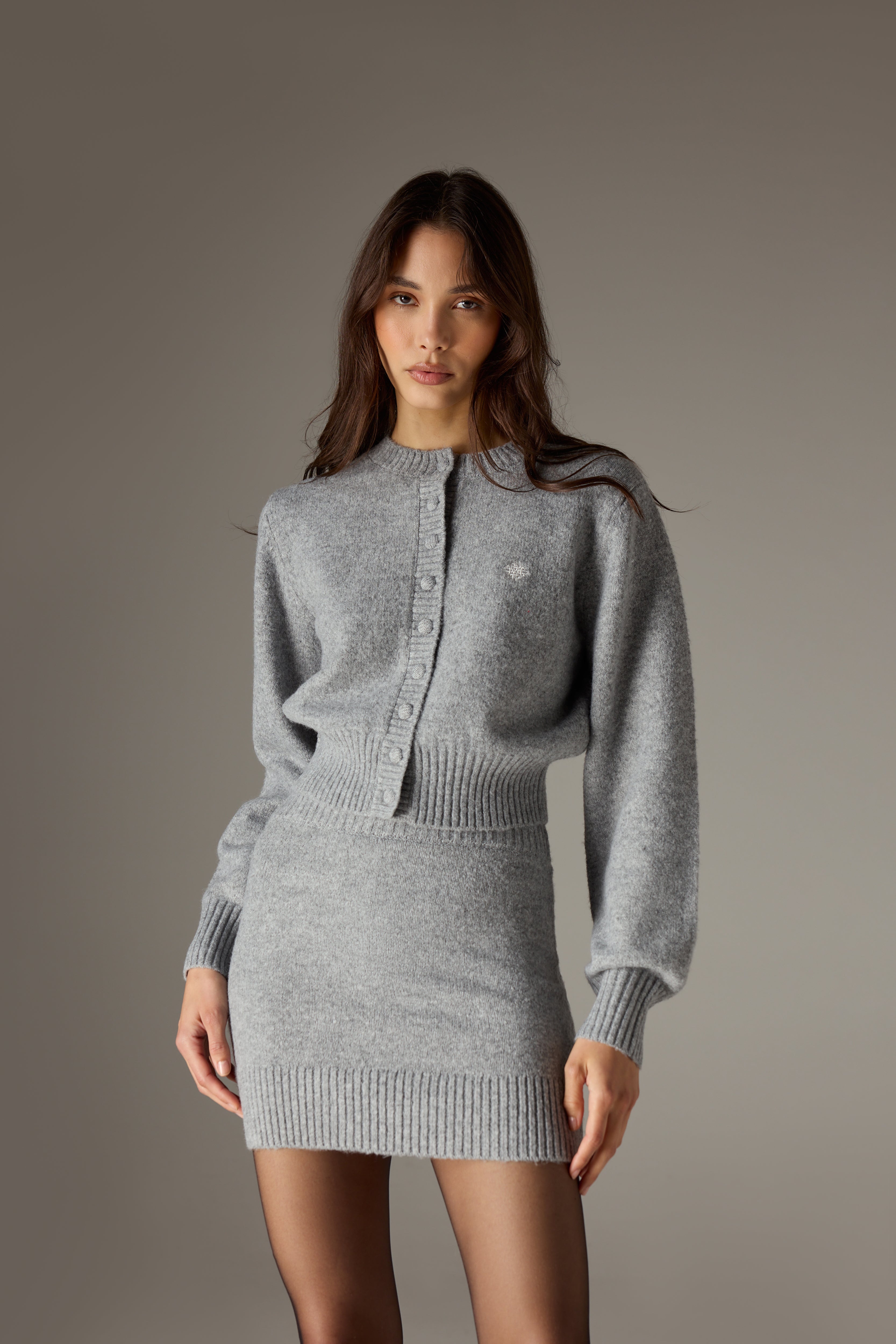 EMBLEM EMBROIDERED KNIT CROP CARDIGAN - GREY MARL