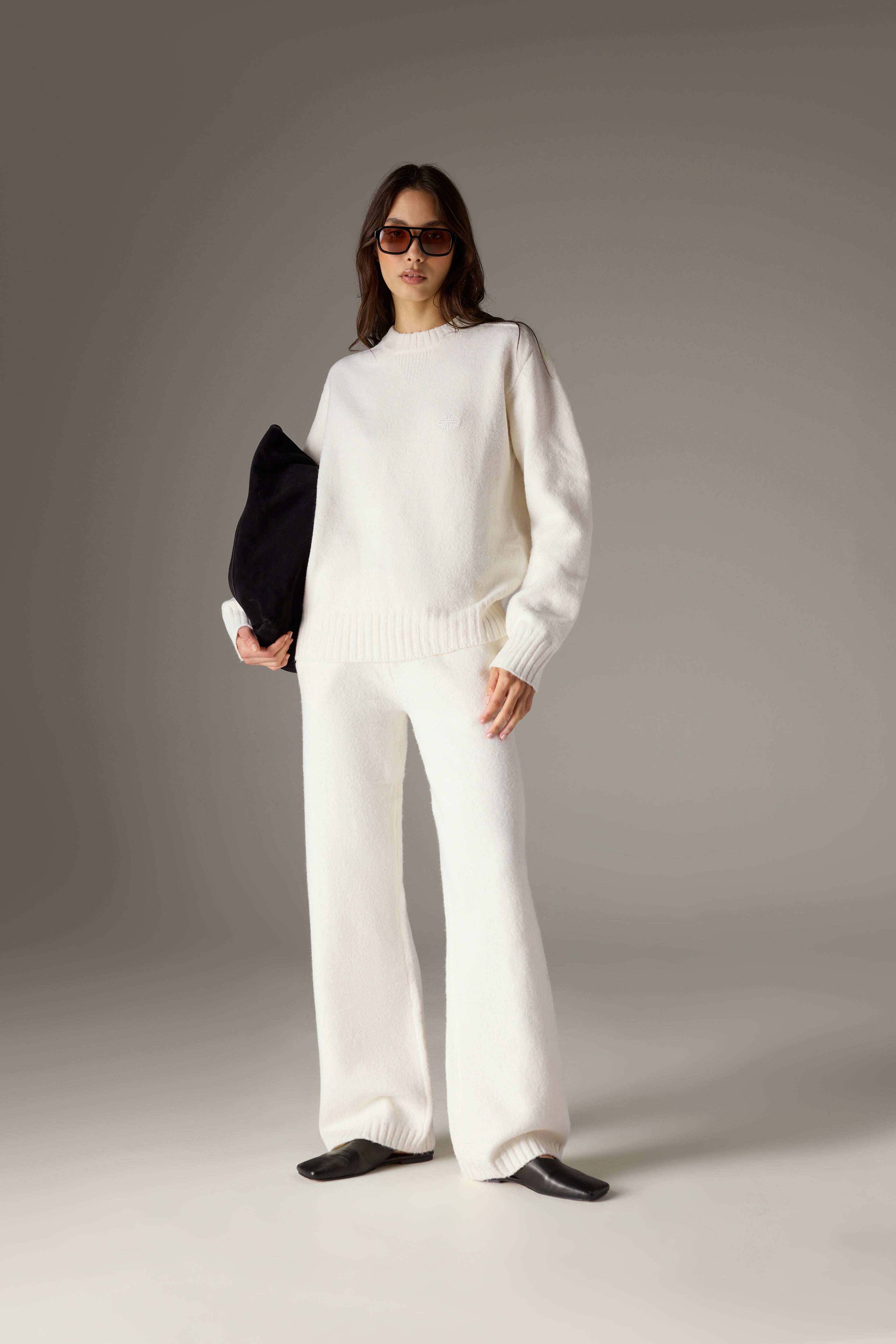 FLUFFY KNIT EMBLEM EMBROIDERED CREW - OFF WHITE