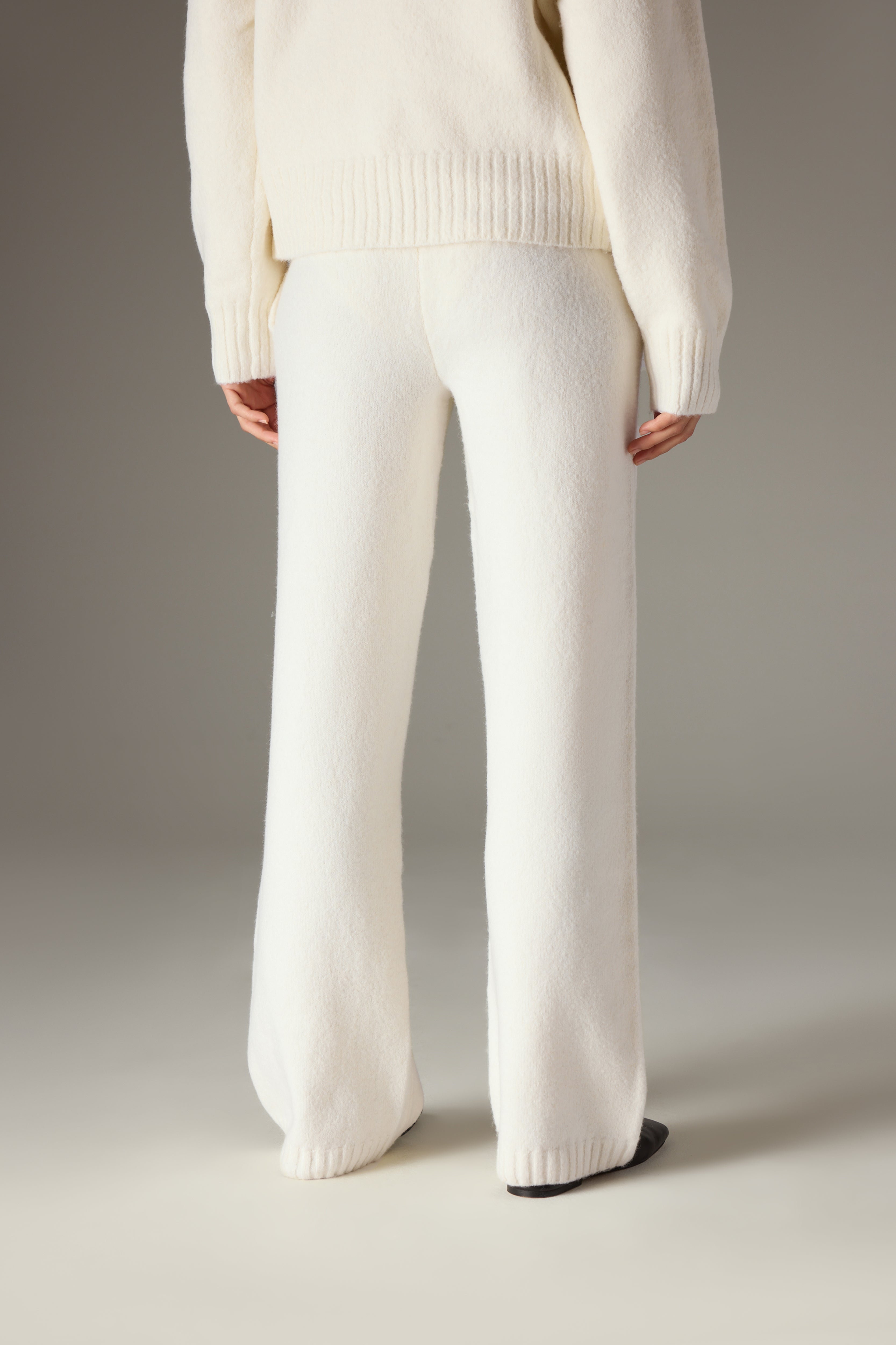 FLUFFY KNIT EMBLEM EMBROIDERED JOGGER - OFF-WHITE
