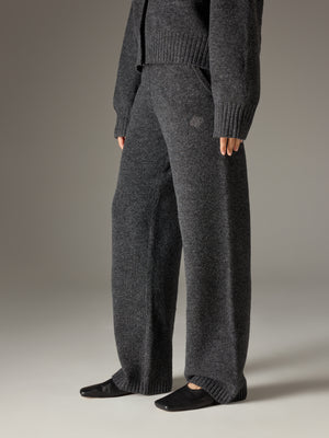 FLUFFY KNIT EMBLEM EMBROIDERED JOGGER - CHARCOAL