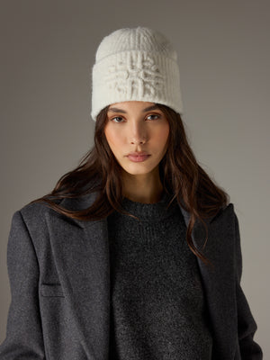 EMBLEM KNITTED BEANIE - OFF WHITE
