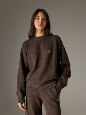 FLUFFY KNIT EMBLEM EMBROIDERED CREW - BROWN