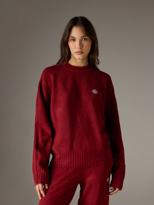 FLUFFY KNIT EMBLEM EMBROIDERED CREW - BURGUNDY