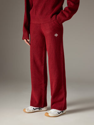 FLUFFY KNIT EMBLEM EMBROIDERED JOGGER - BURGUNDY