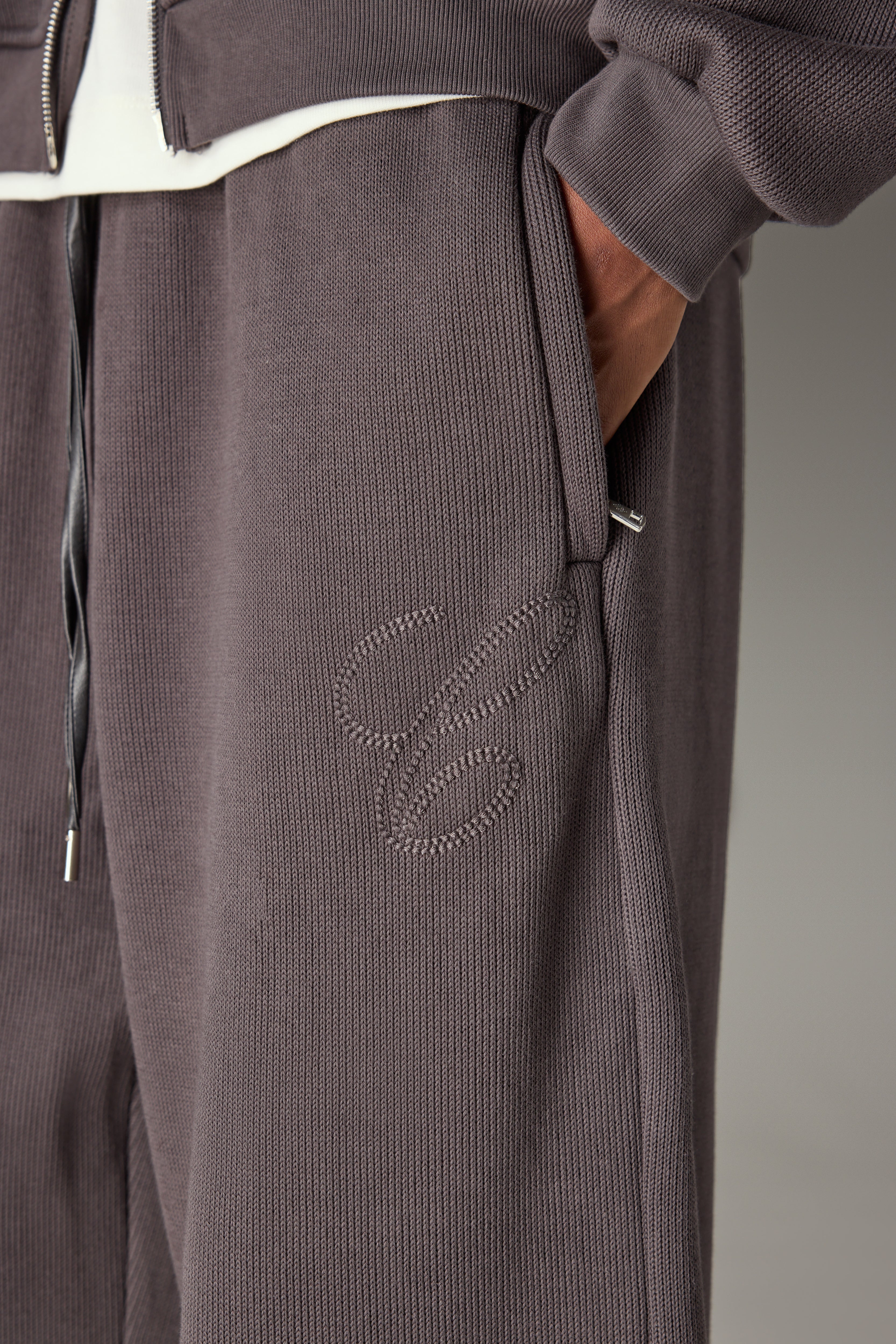 KNIT CONTRAST DRAWCORDS RELAXED JOGGERS - CHARCOAL