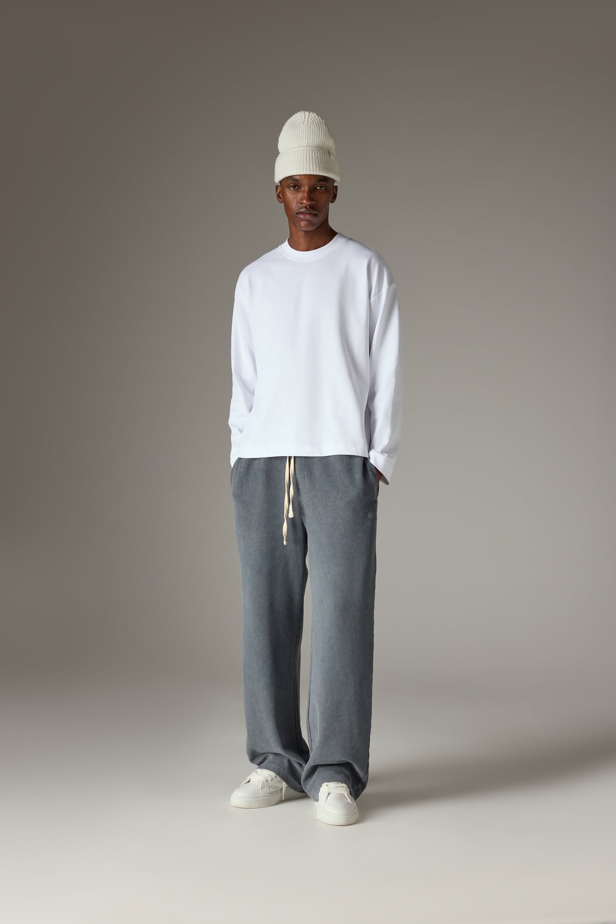WASHED LONG SLEEVE T-SHIRT - WHITE