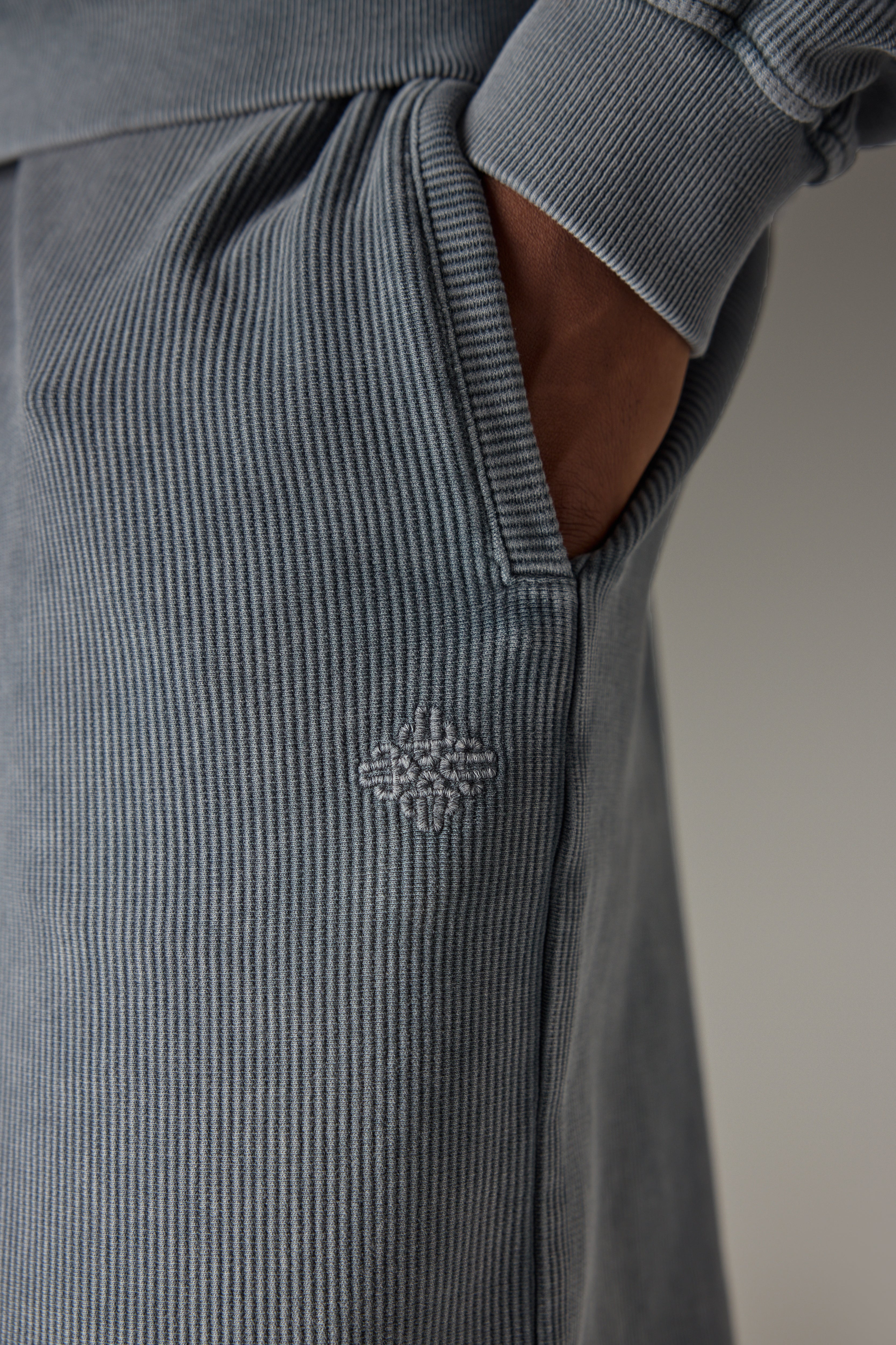 HEAVYWEIGHT WASHED RIBBED JERSEY JOGGERS - GREY