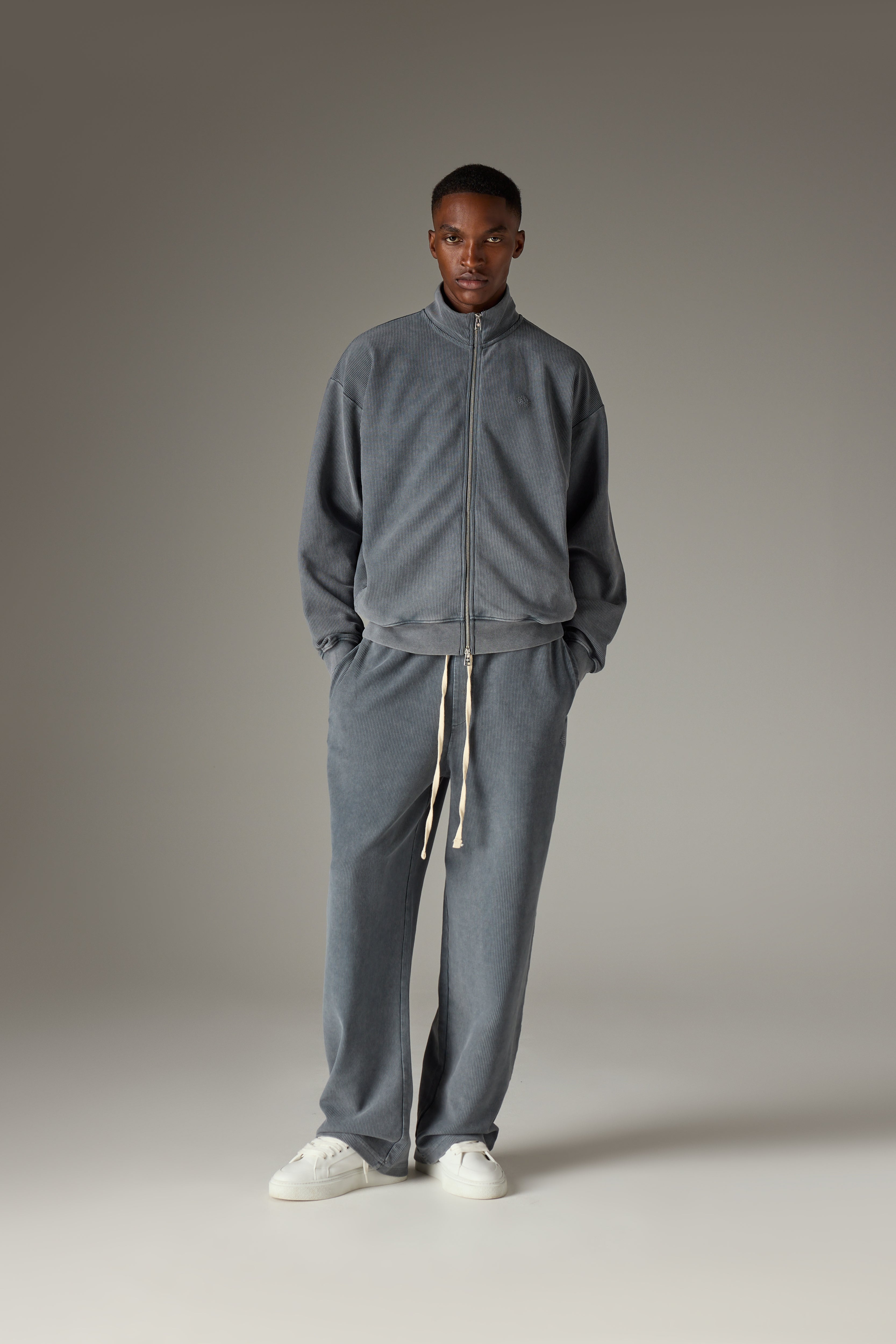 HEAVYWEIGHT WASHED RIBBED ZIP THROUGH FUNNEL NECK - GREY