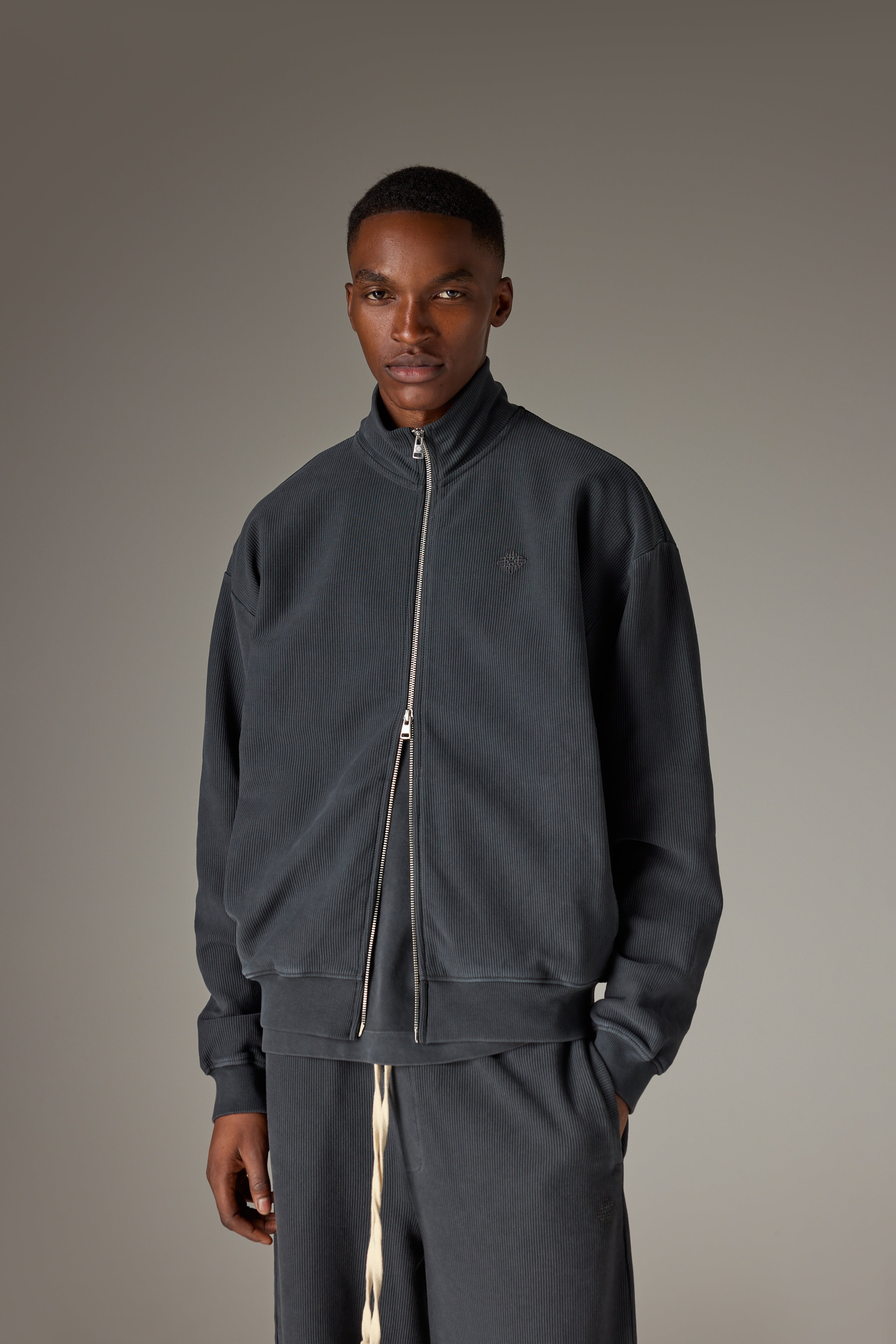 HEAVYWEIGHT WASHED RIBBED ZIP THROUGH FUNNEL NECK - WASHED BLACK