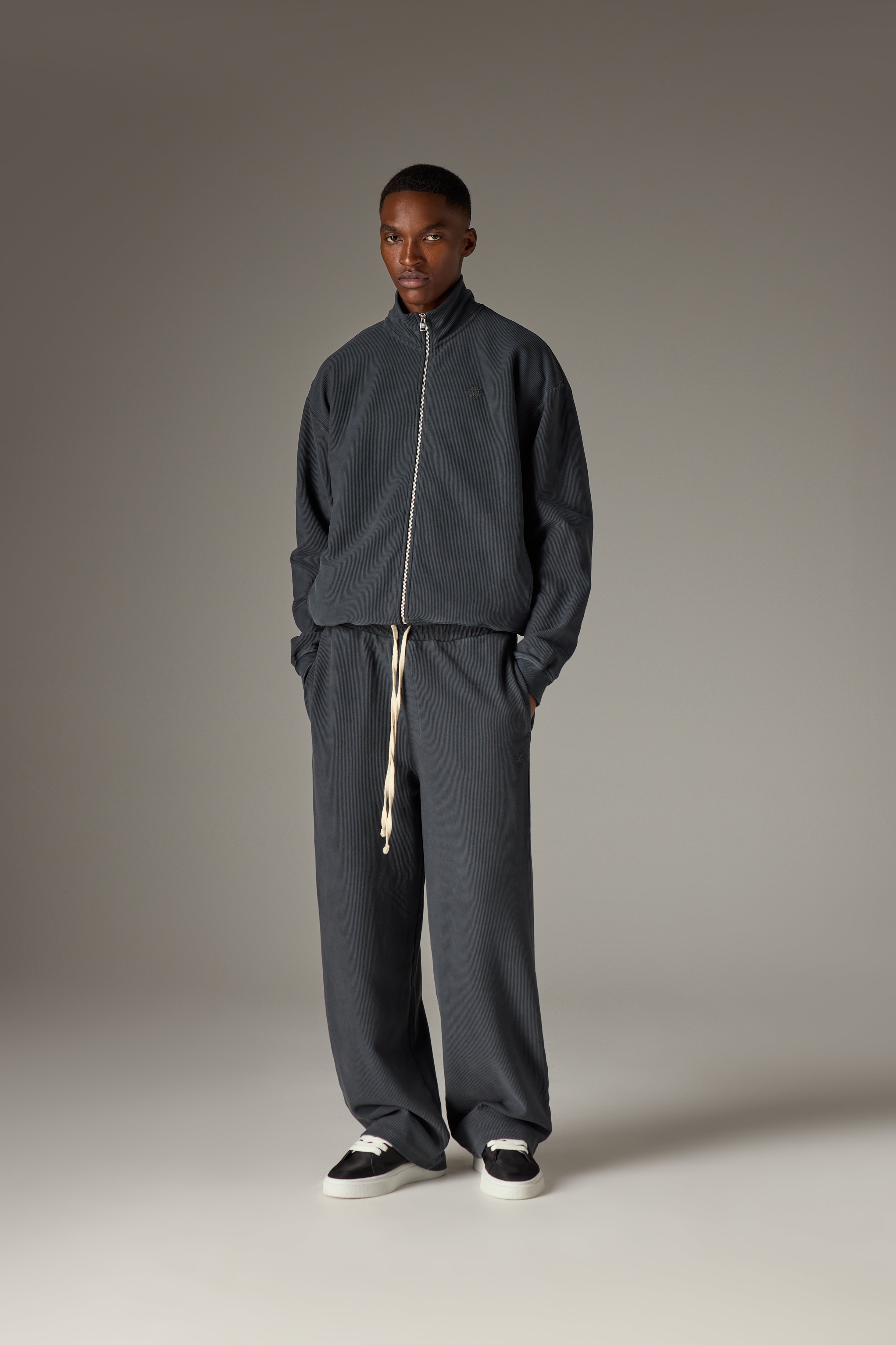 HEAVYWEIGHT WASHED RIBBED JERSEY JOGGERS - WASHED BLACK