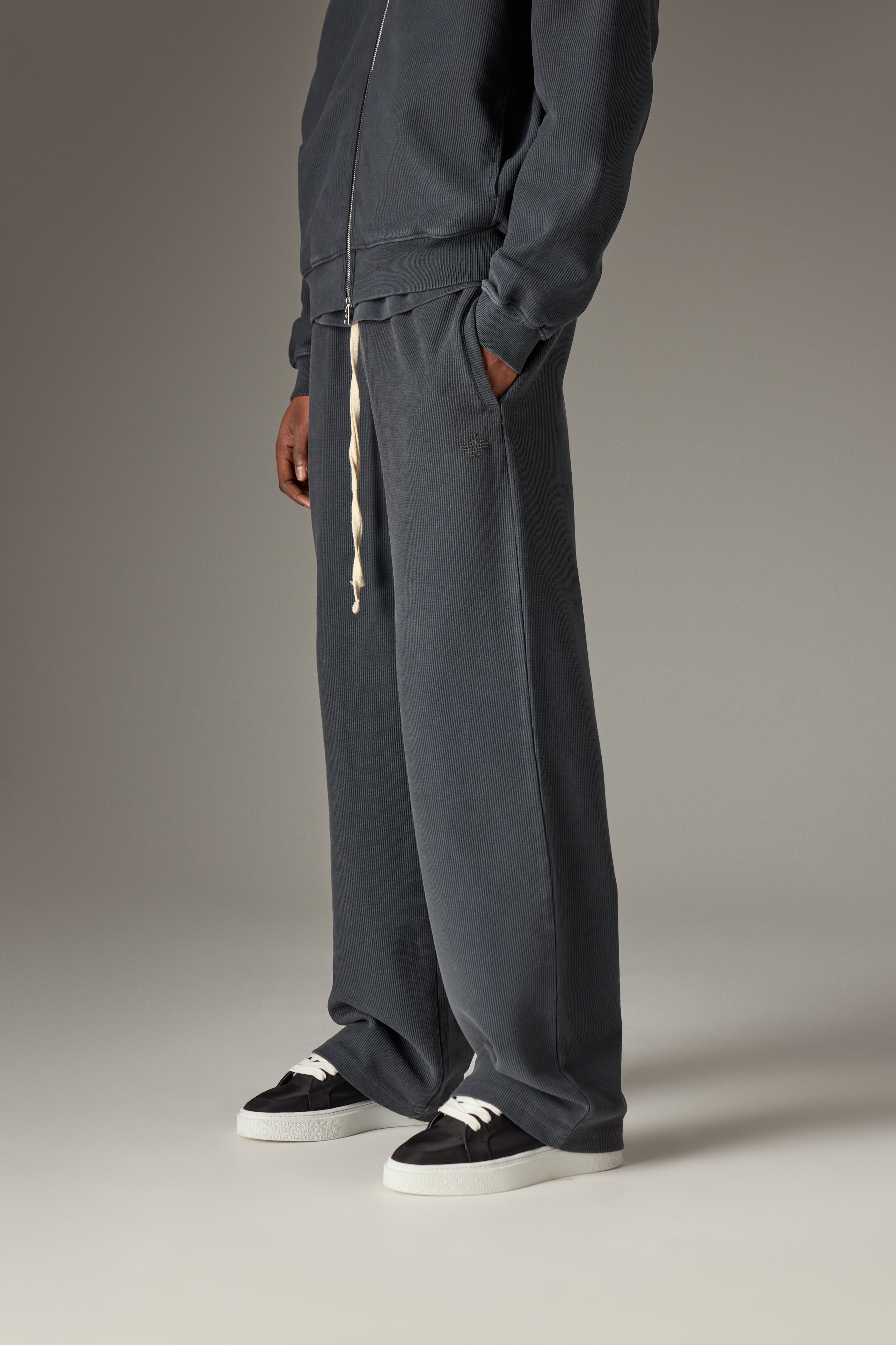 HEAVYWEIGHT WASHED RIBBED JERSEY JOGGERS - WASHED BLACK