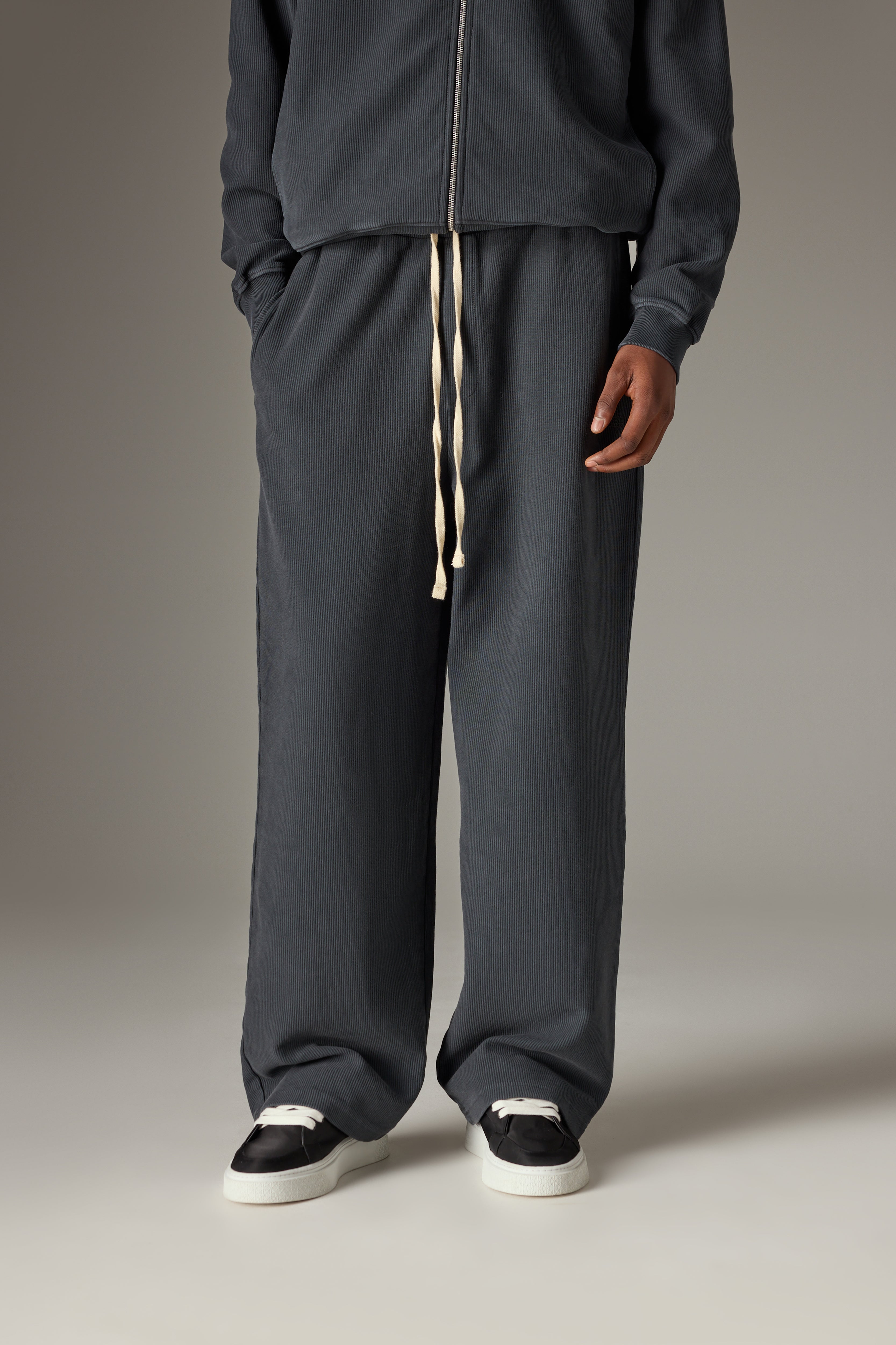 HEAVYWEIGHT WASHED RIBBED JERSEY JOGGERS - WASHED BLACK