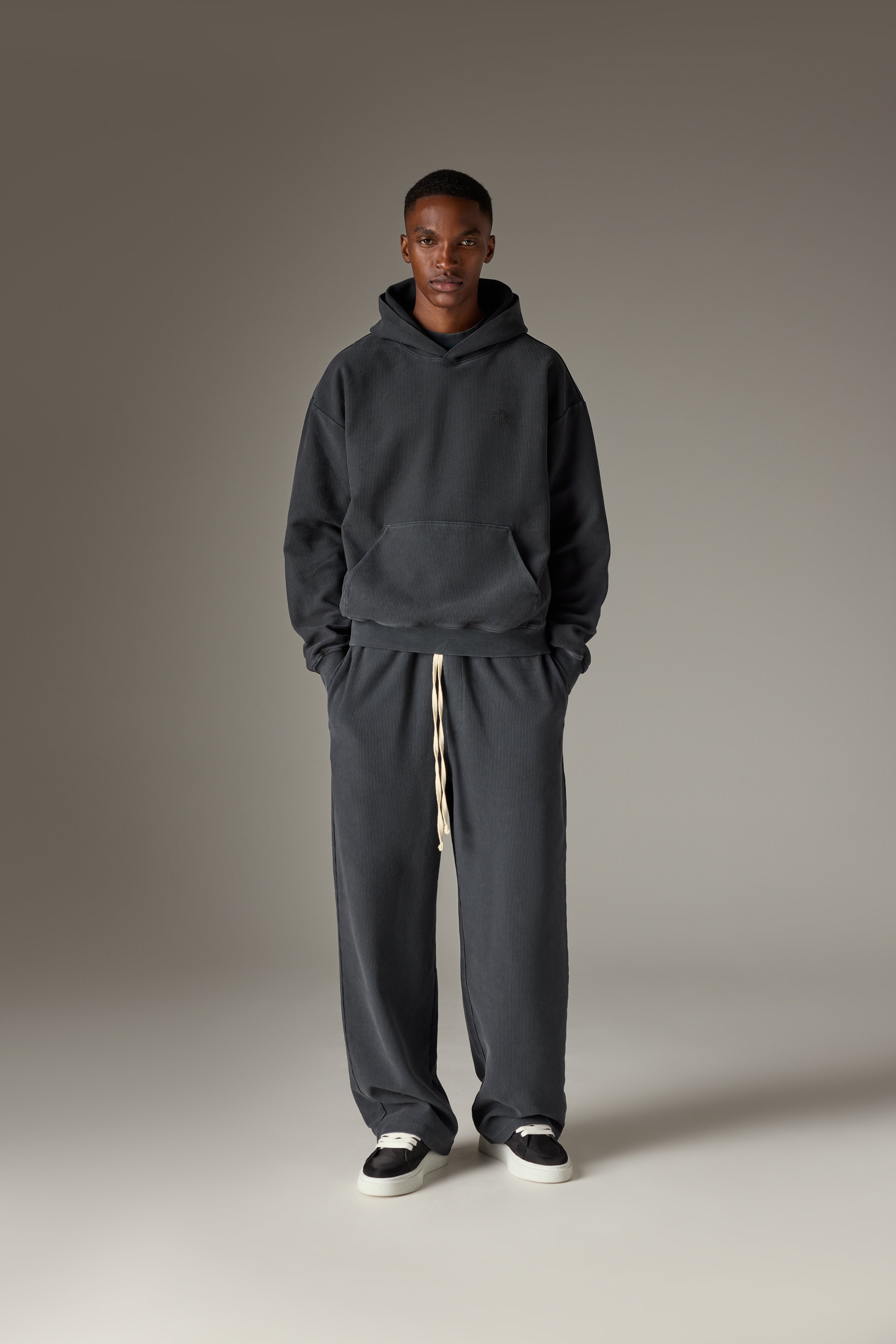 HEAVYWEIGHT WASHED RIBBED HOODIE - WASHED BLACK