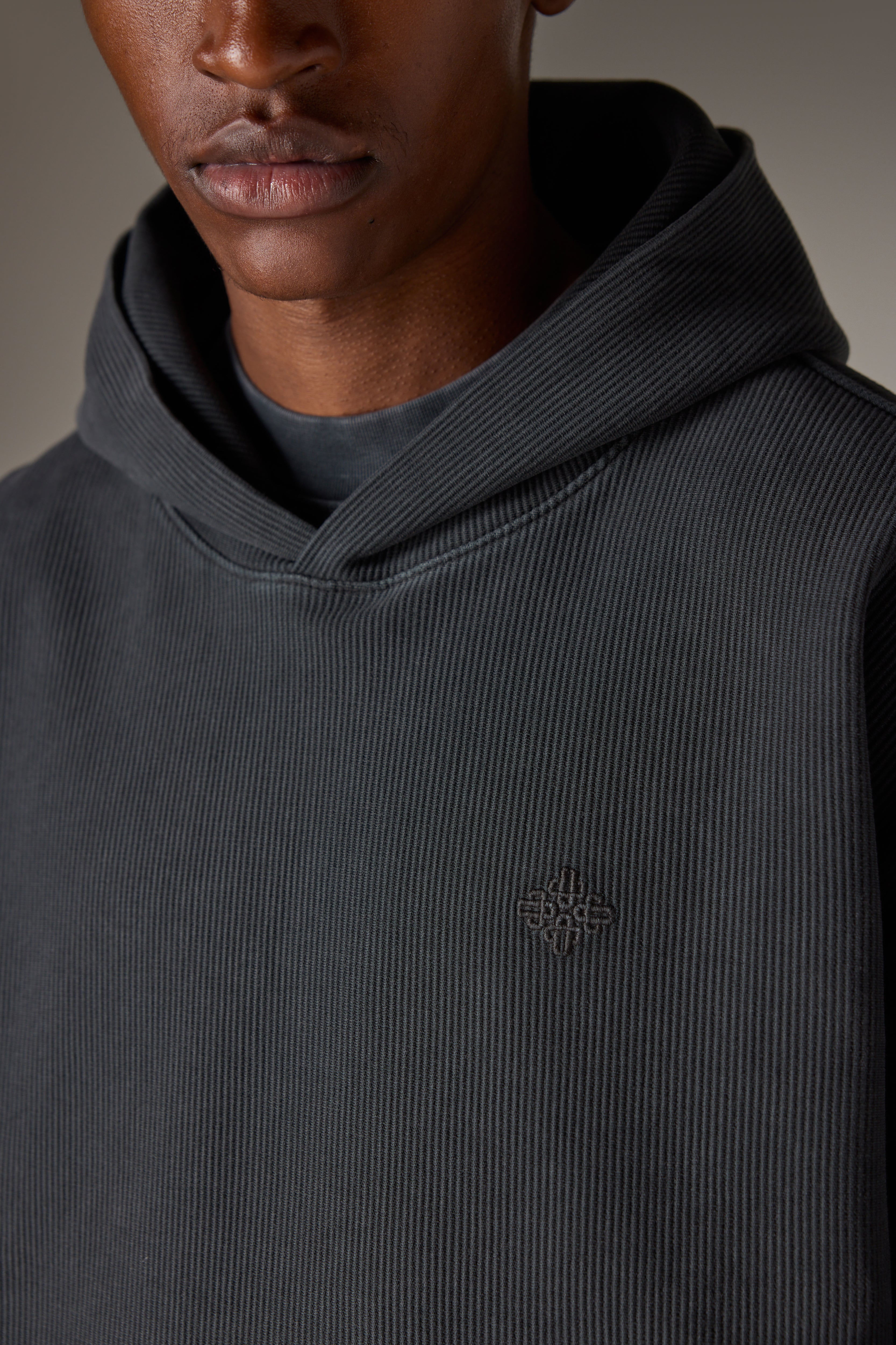 HEAVYWEIGHT WASHED RIBBED HOODIE - WASHED BLACK