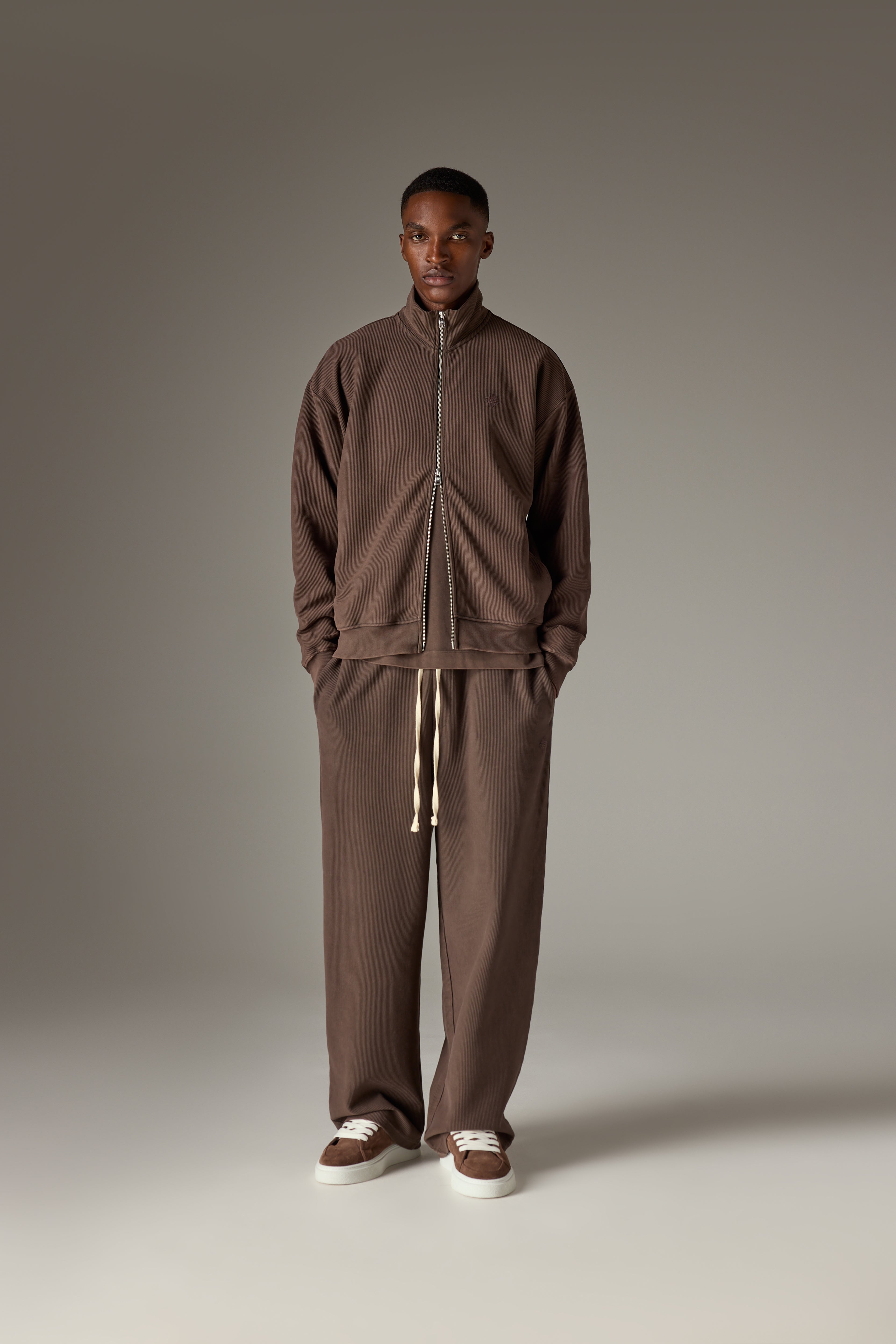 HEAVYWEIGHT WASHED RIBBED ZIP THROUGH FUNNEL NECK - BROWN