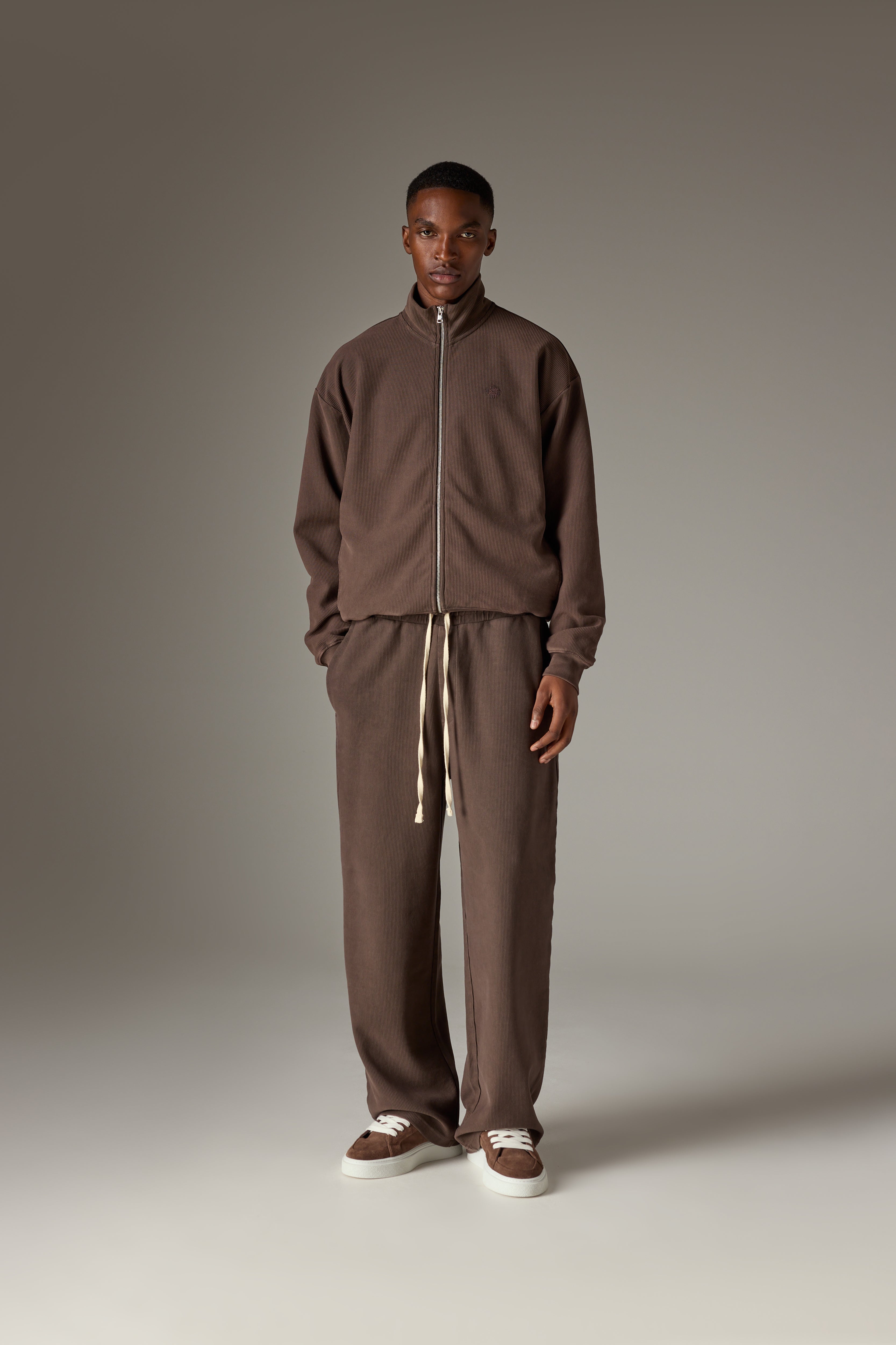 HEAVYWEIGHT WASHED RIBBED JERSEY JOGGERS - BROWN