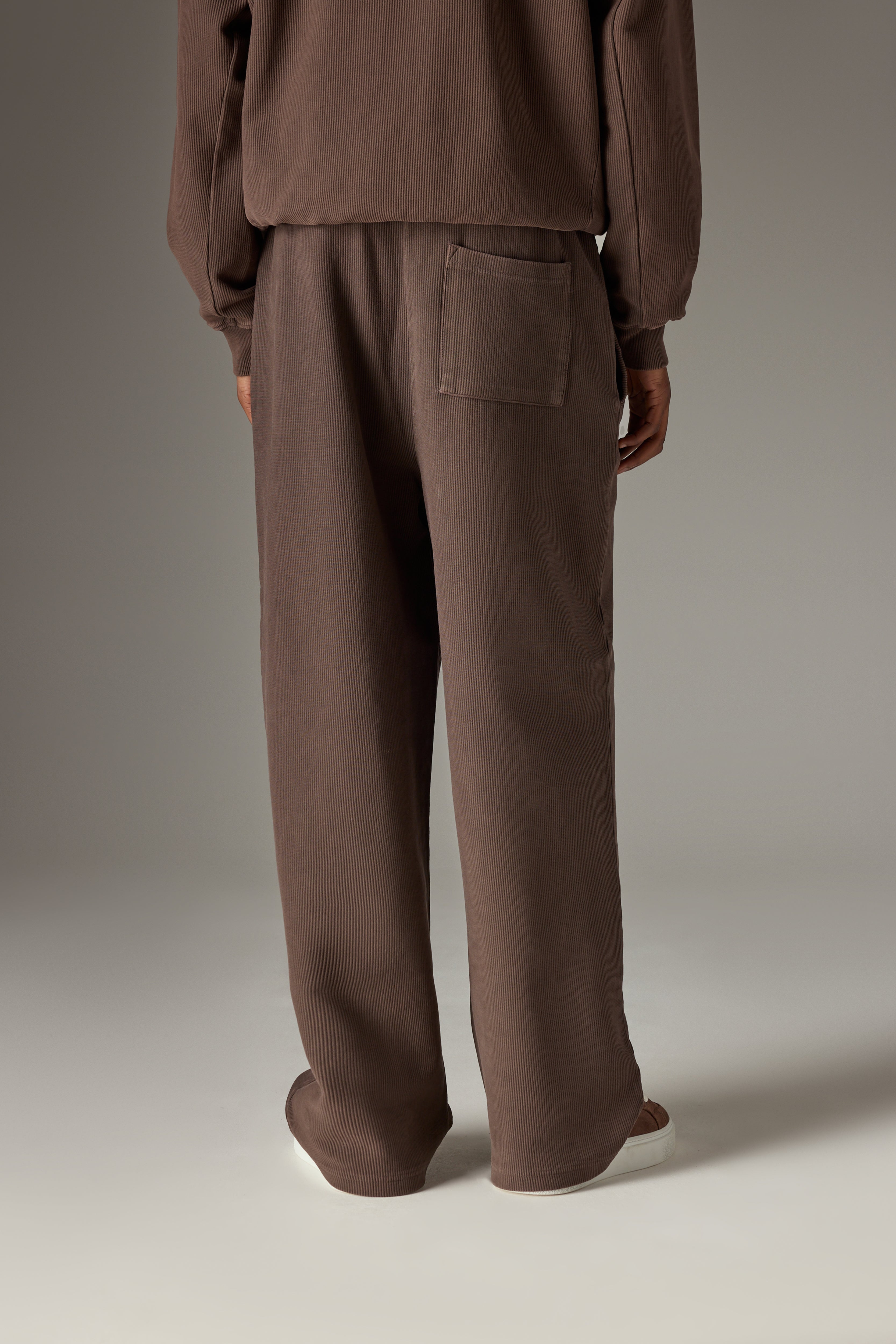 HEAVYWEIGHT WASHED RIBBED JERSEY JOGGERS - BROWN