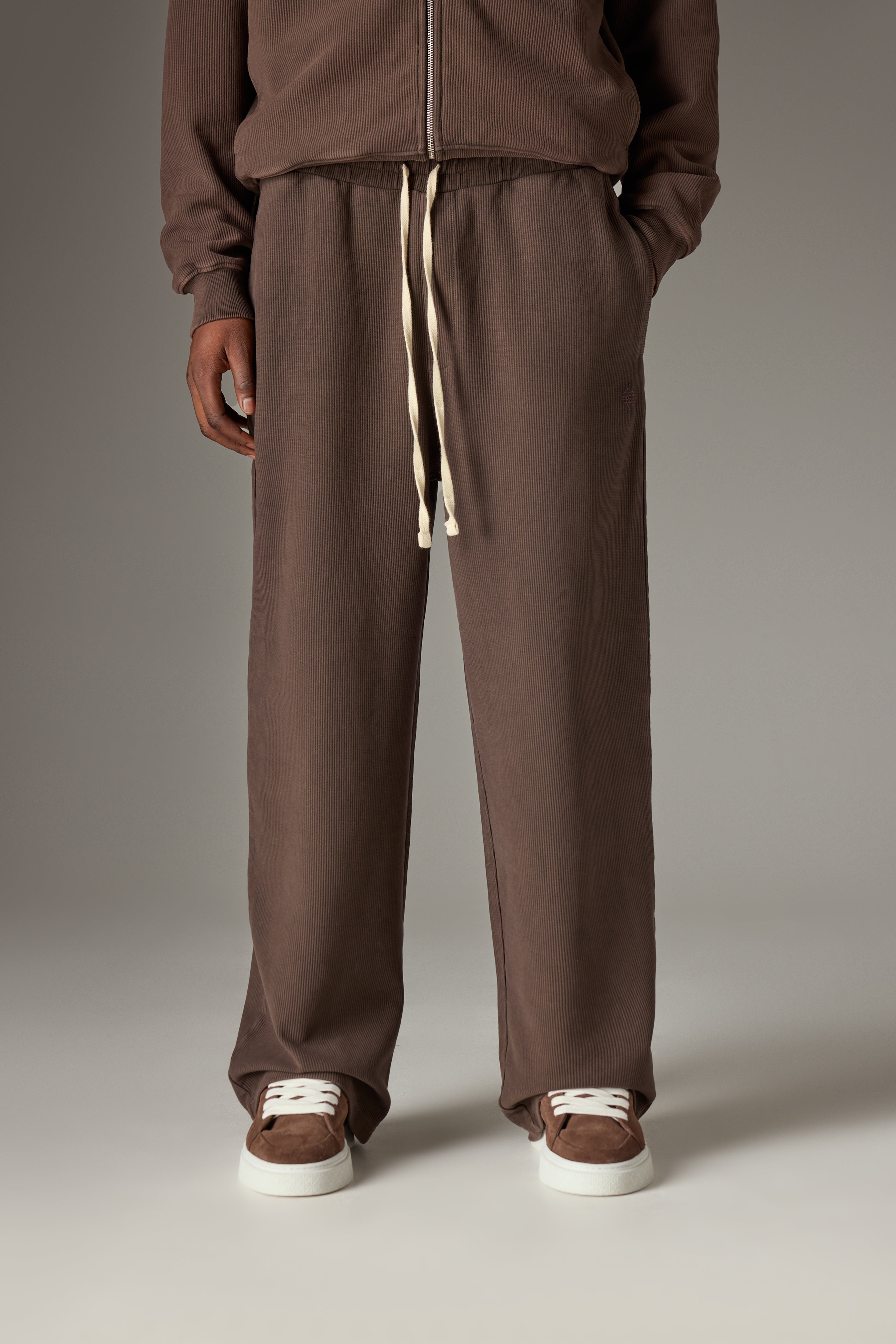 HEAVYWEIGHT WASHED RIBBED JERSEY JOGGERS - BROWN