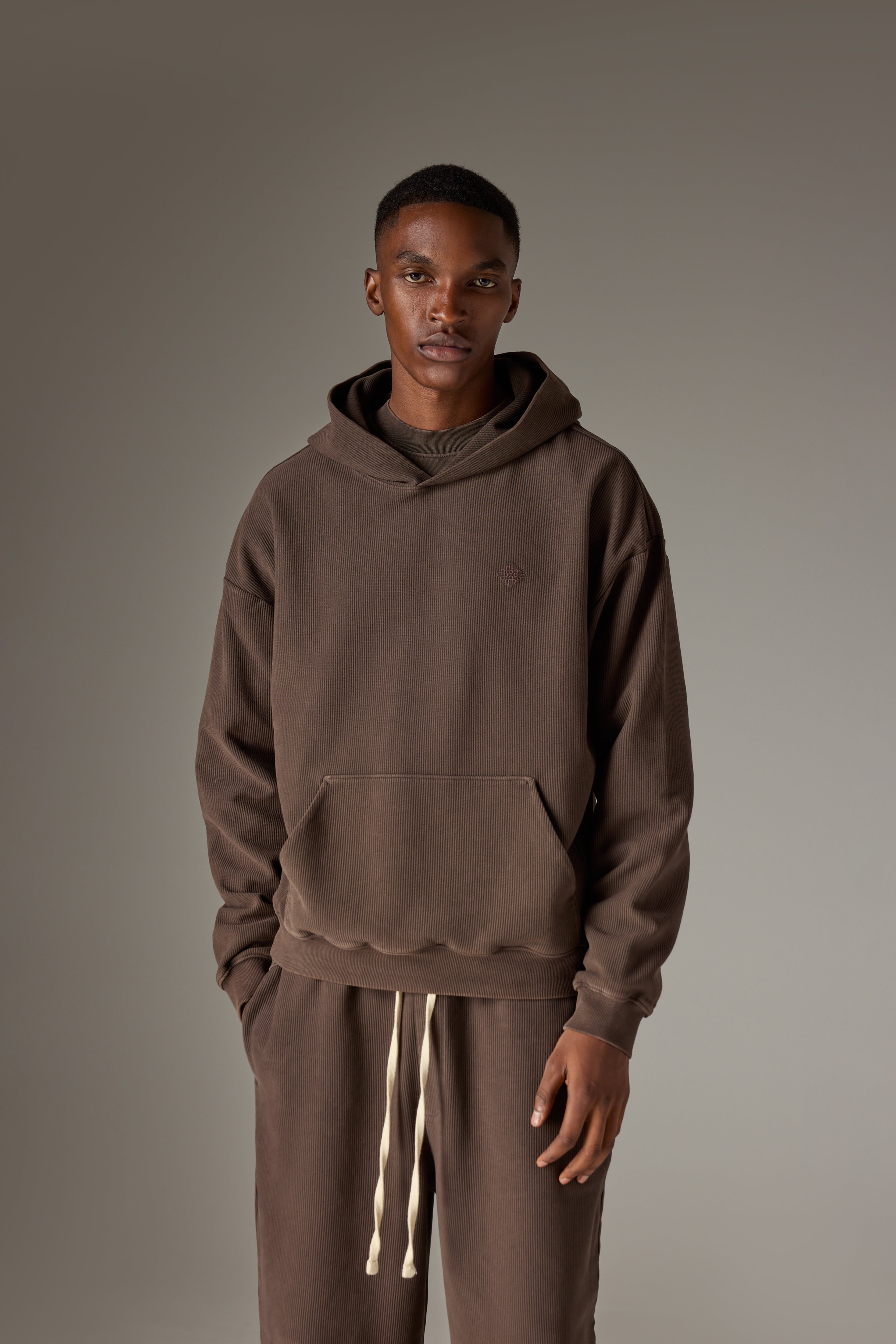 HEAVYWEIGHT WASHED RIBBED HOODIE - BROWN