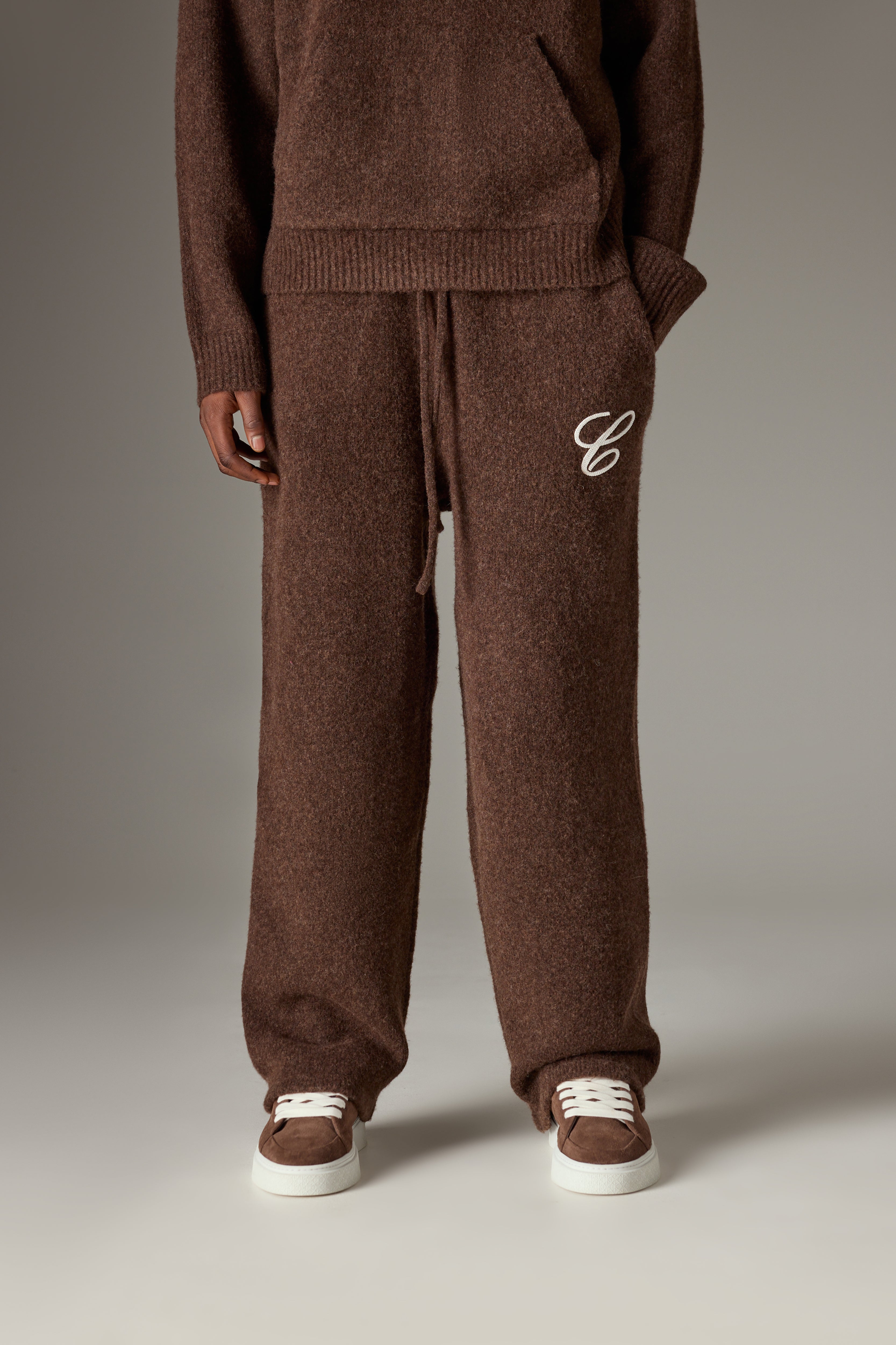 CHAINSTITCH EMBROIDERY KNITTED BARREL LEG JOGGERS - BROWN