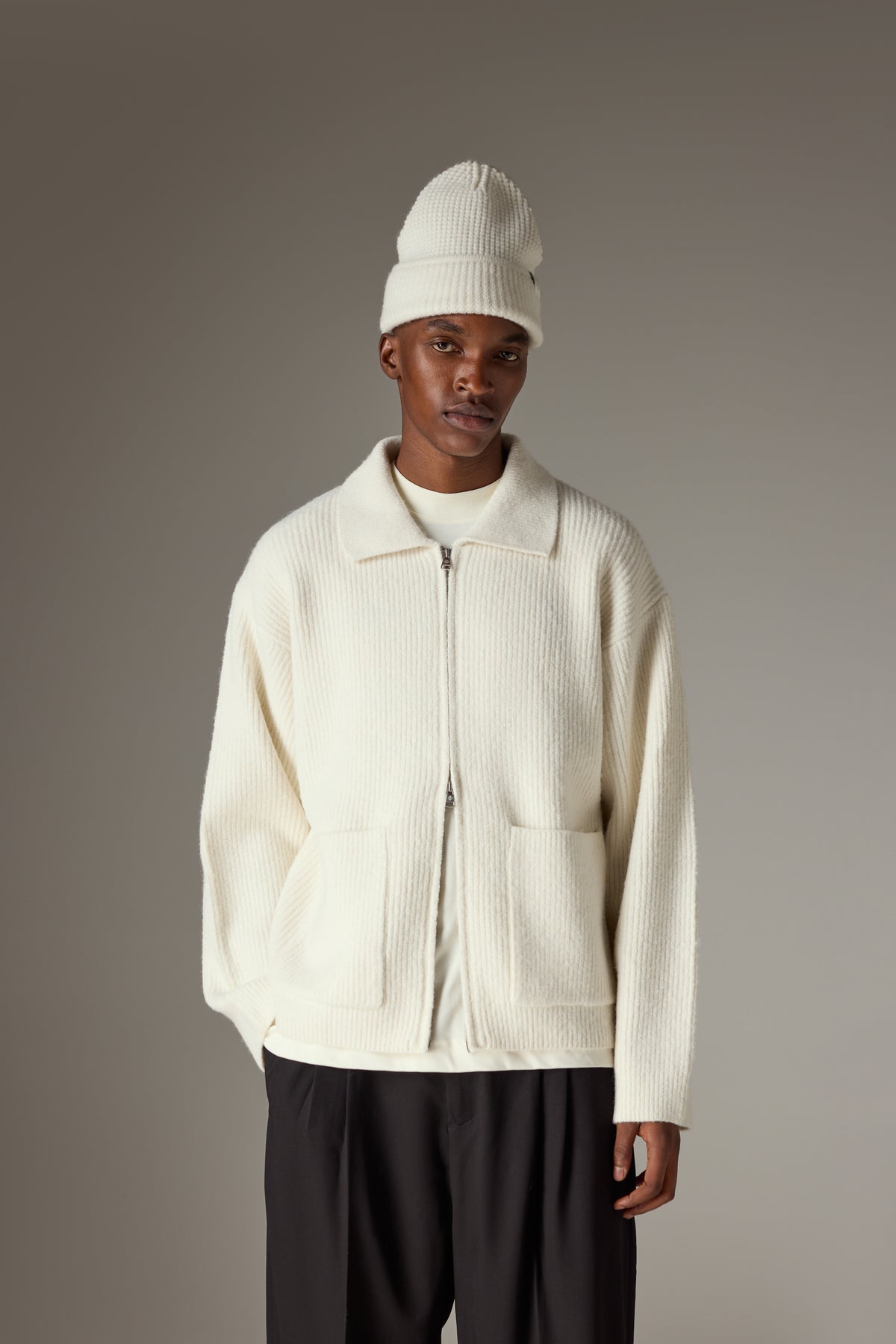 RIBBED KNITTED OVERSIZED ZIP THROUGH - WHITE