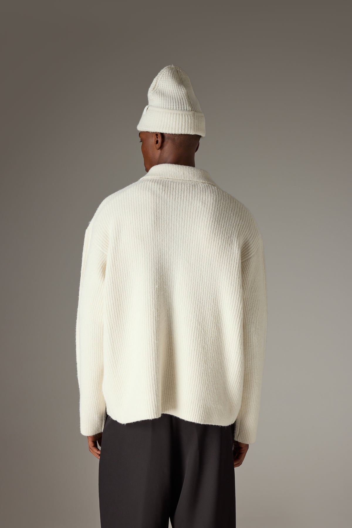 RIBBED KNITTED OVERSIZED ZIP THROUGH - WHITE