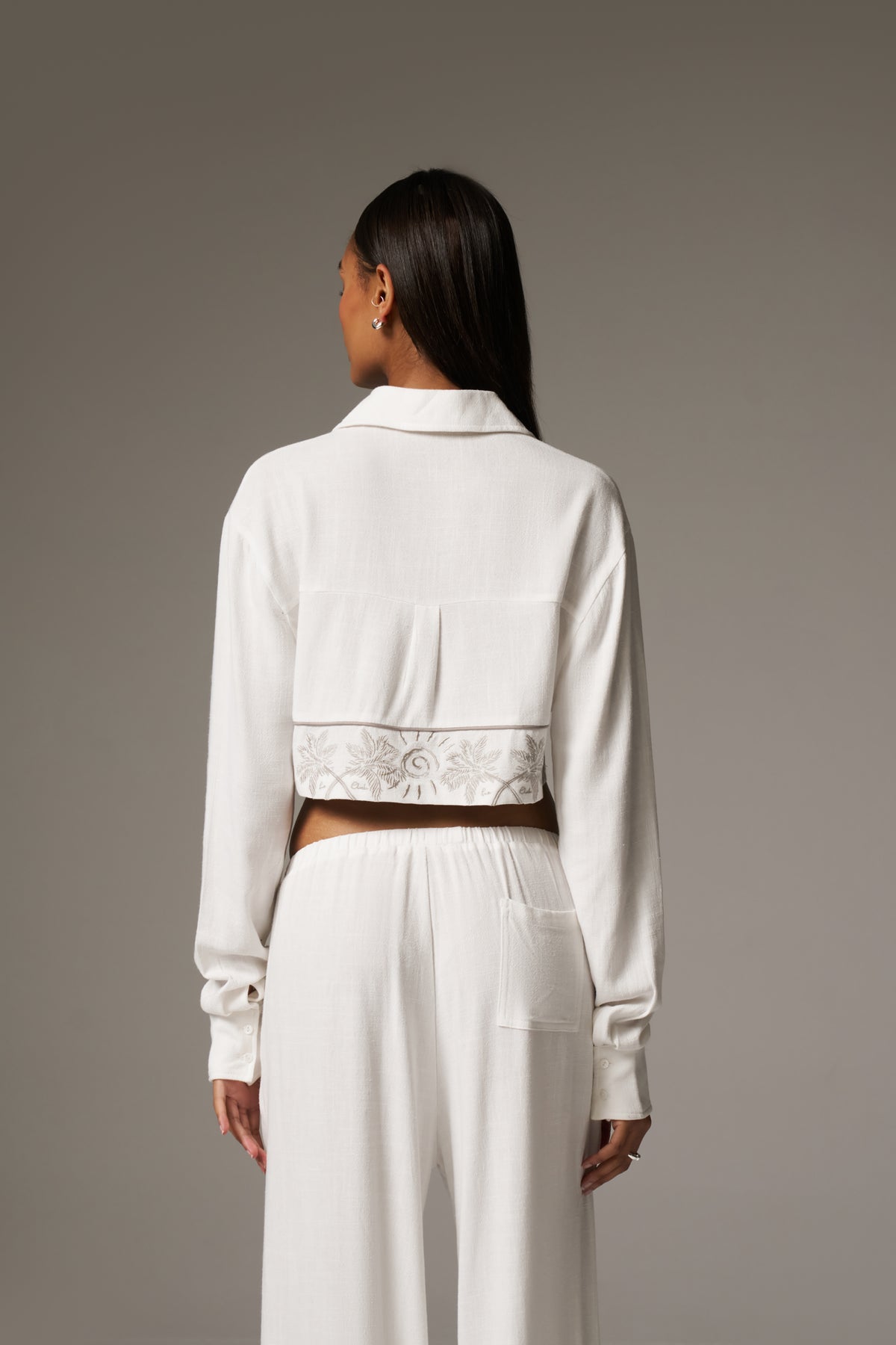 PALM EMBROIDERED CROPPED SHIRT - OFF WHITE
