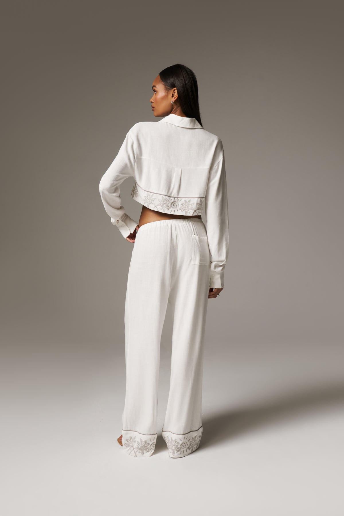 PALM EMBROIDERED CROPPED SHIRT - OFF WHITE