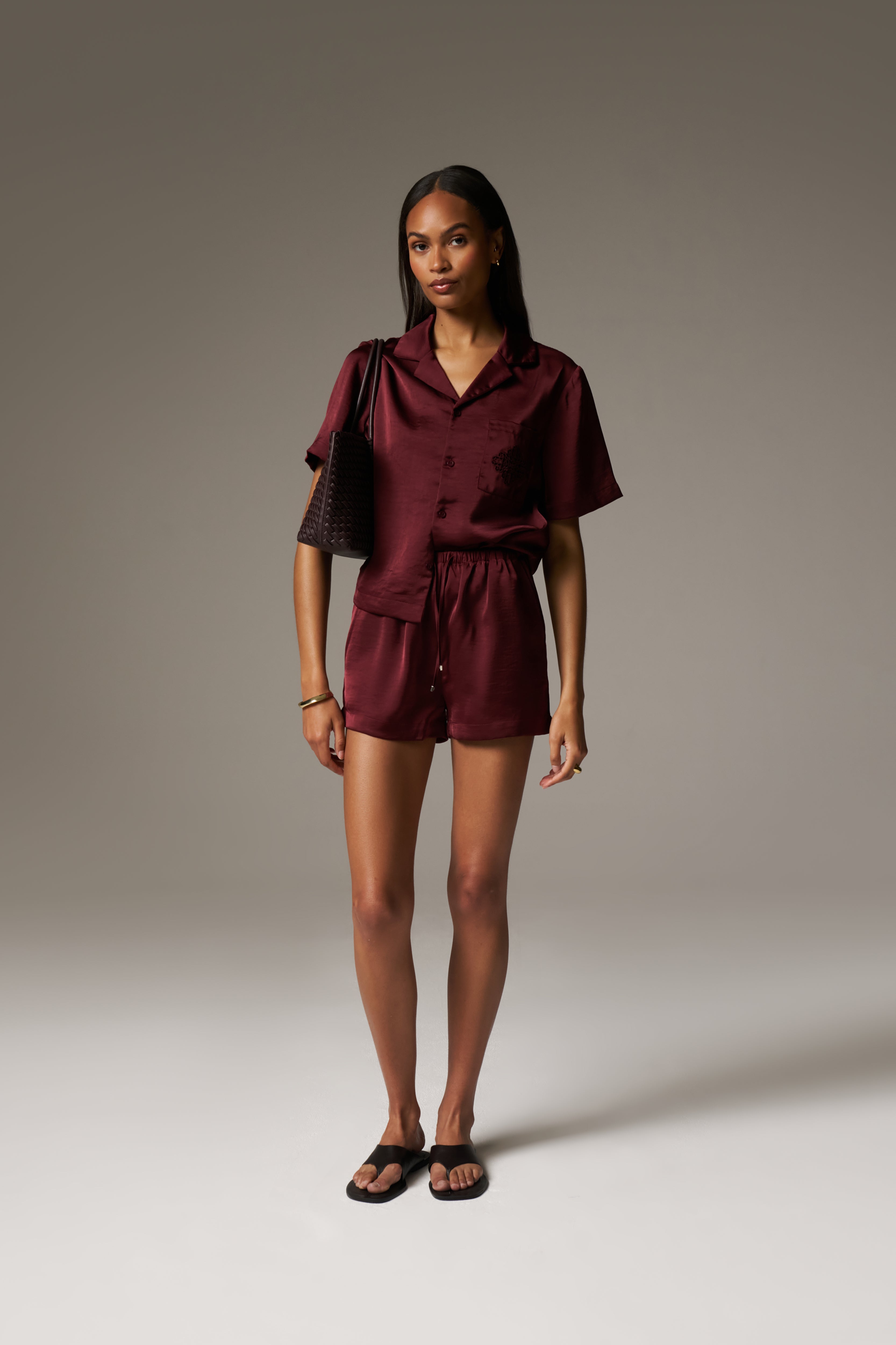 SATIN SHORT SLEEVE EMBLEM SHIRT - BURGUNDY