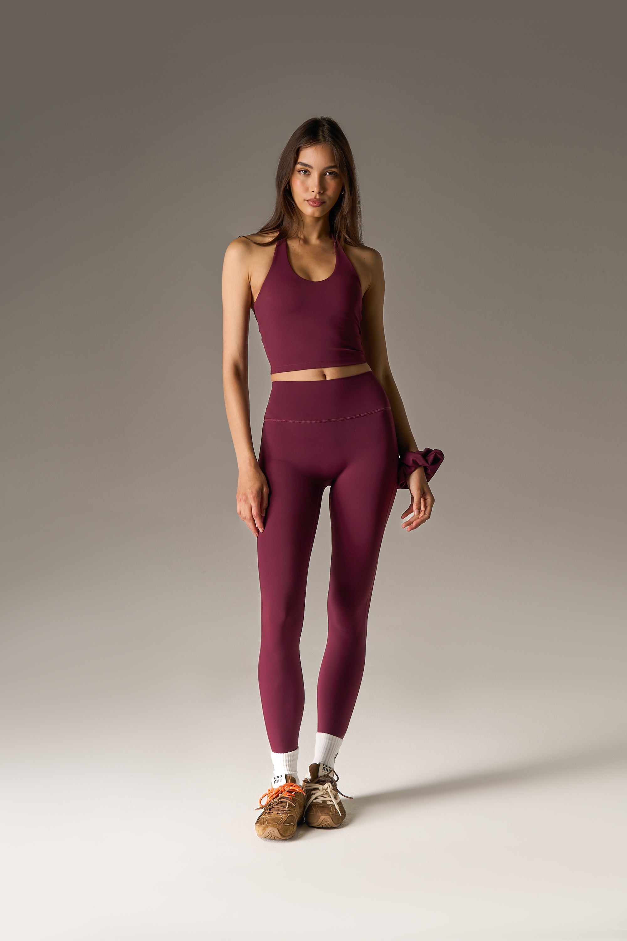 SCULPTING STRETCH EMBLEM LEGGINGS - PLUM