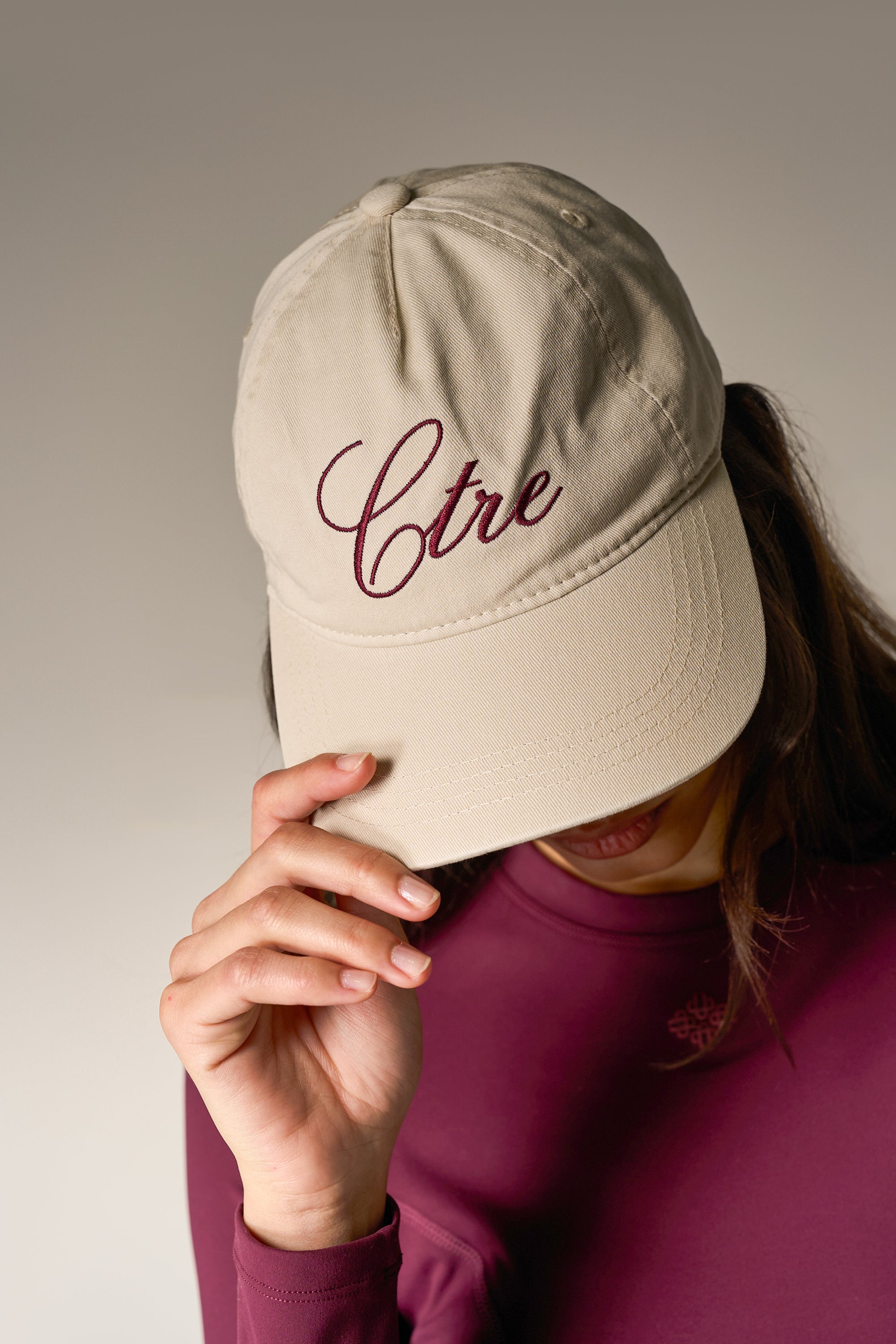 CTRE SCRIPT CAP - BEIGE
