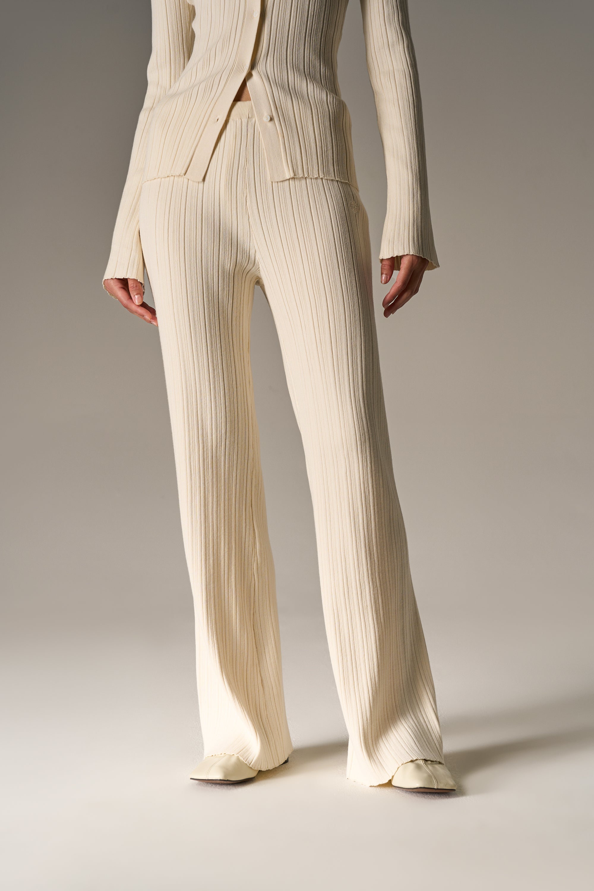 RIBBED KNITTED TROUSERS - CREAM