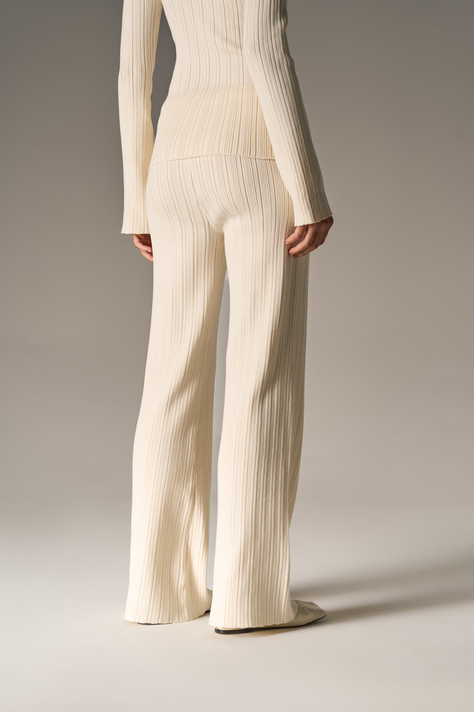 RIBBED KNITTED TROUSERS - CREAM