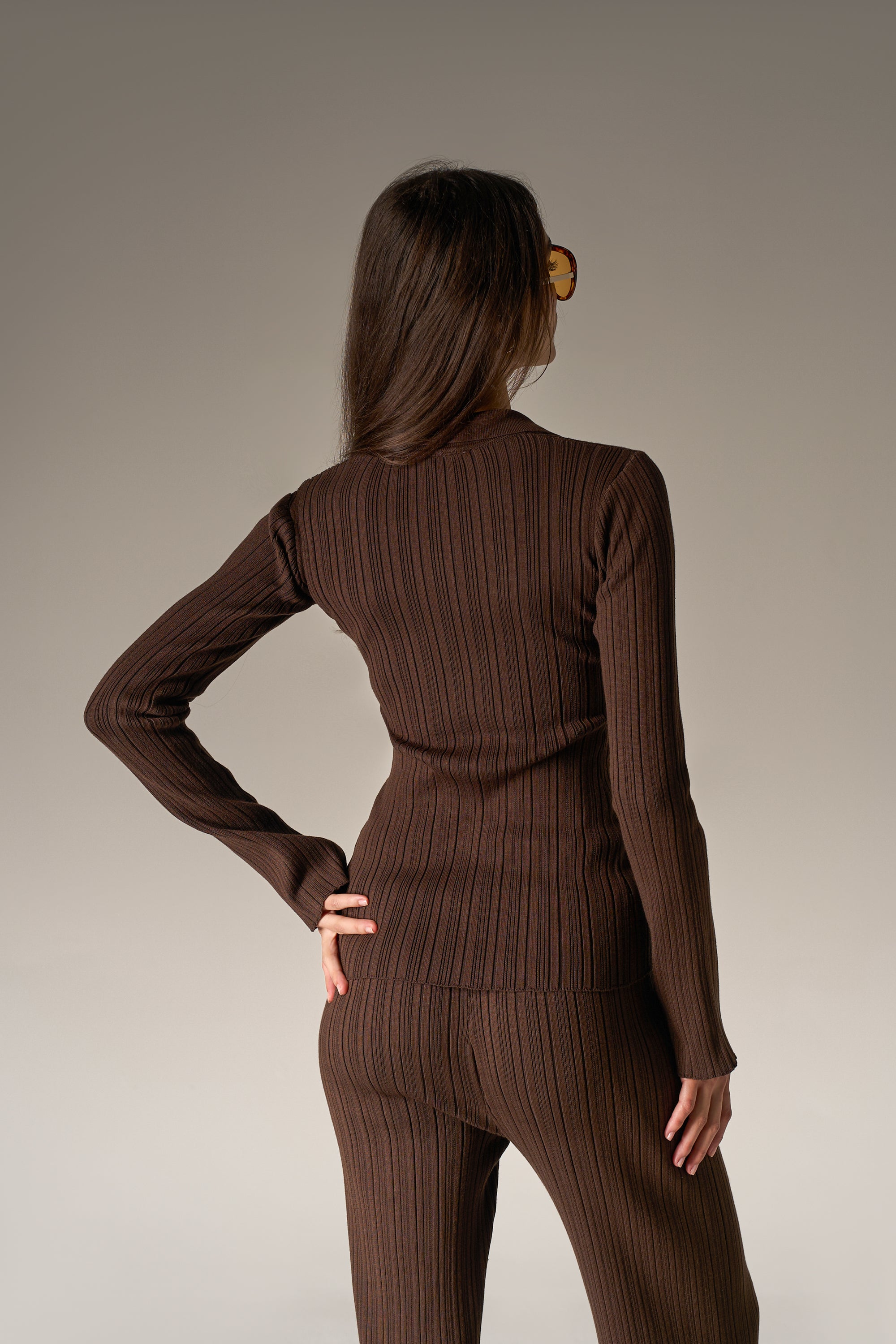 RIBBED KNITTED LONG SLEEVE TOP - CHOCOLATE