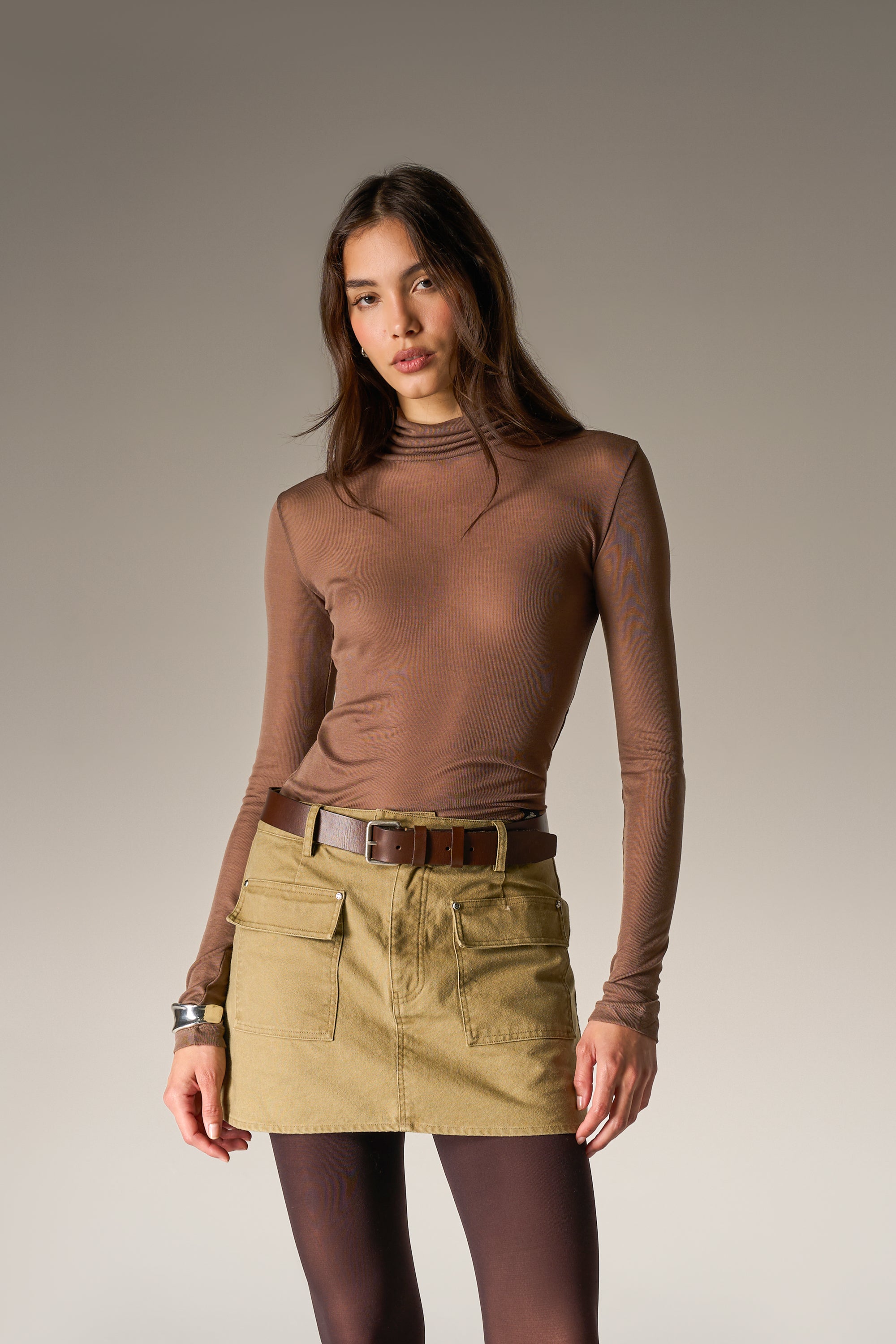 LIGHTWEIGHT ROLL NECK TOP - CHOCOLATE