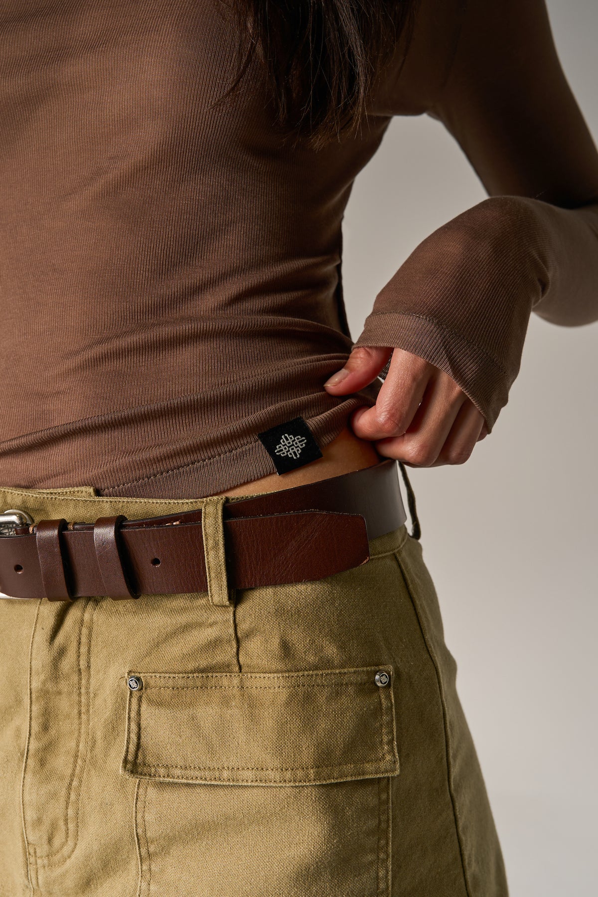 LIGHTWEIGHT ROLL NECK TOP - CHOCOLATE