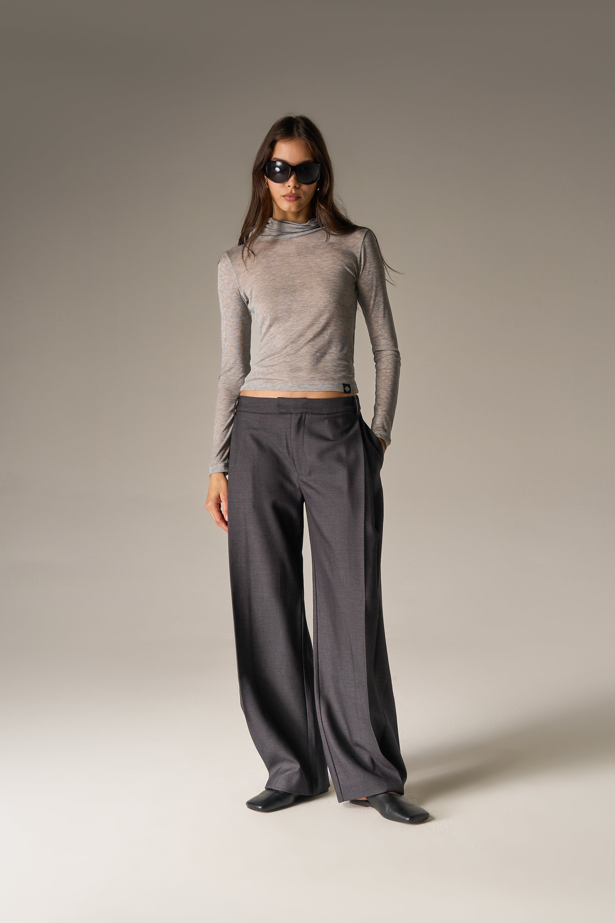LIGHTWEIGHT ROLL NECK TOP - GREY
