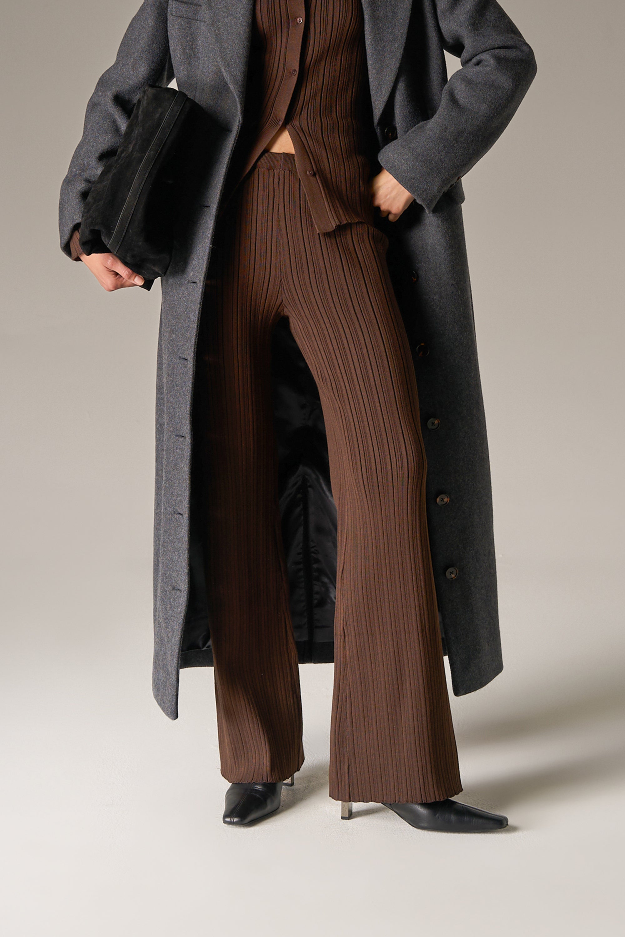 RIBBED KNITTED TROUSERS - CHOCOLATE