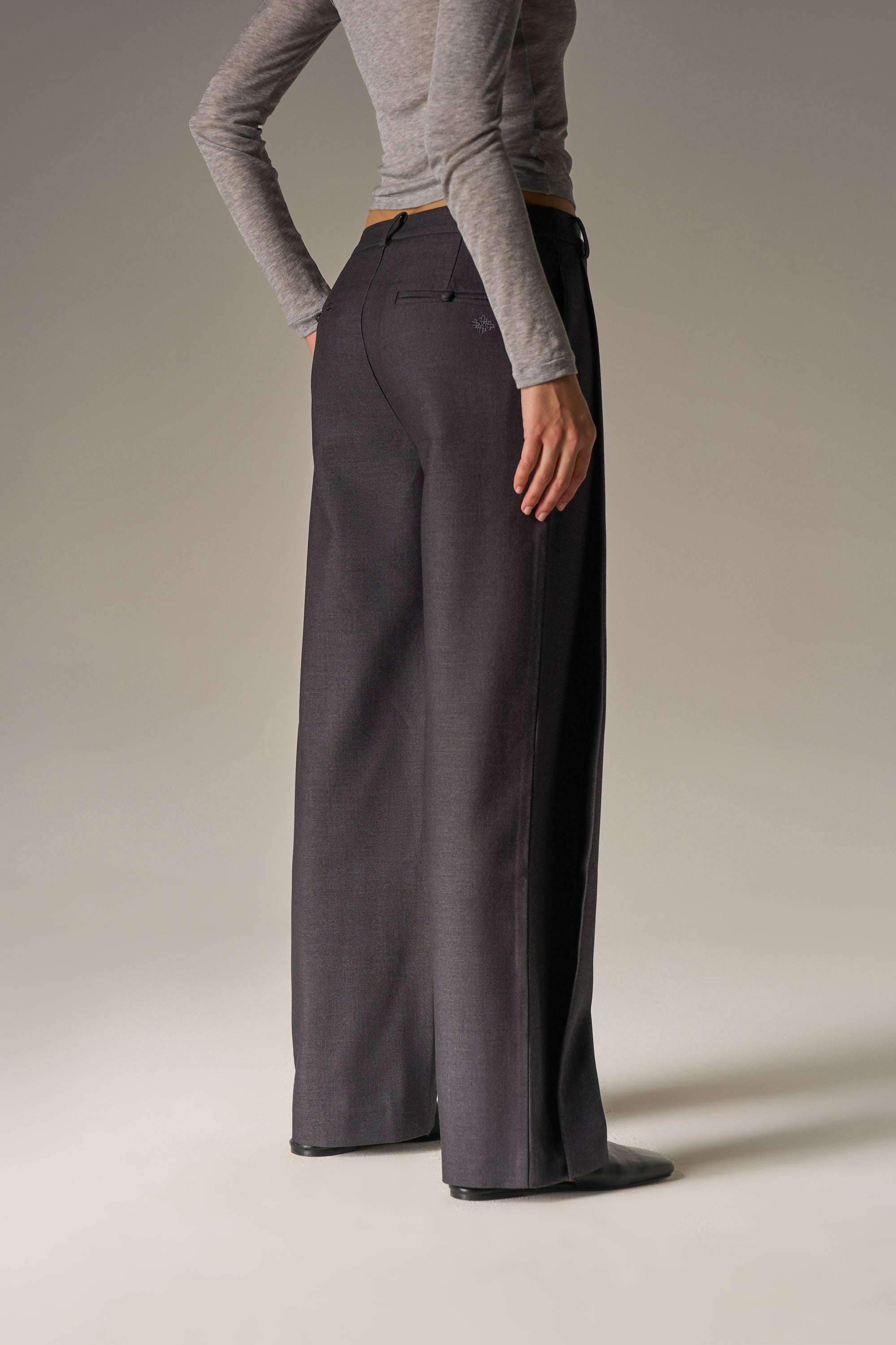 SIDE PLEAT WIDE LEG TAILORED TROUSERS - GREY