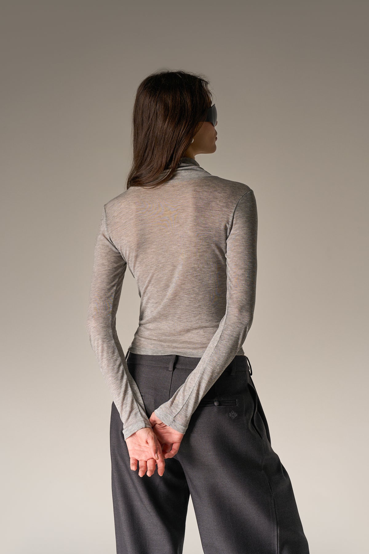 LIGHTWEIGHT ROLL NECK TOP - GREY