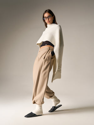 EMBLEM KNITTED SCARF - OFF WHITE