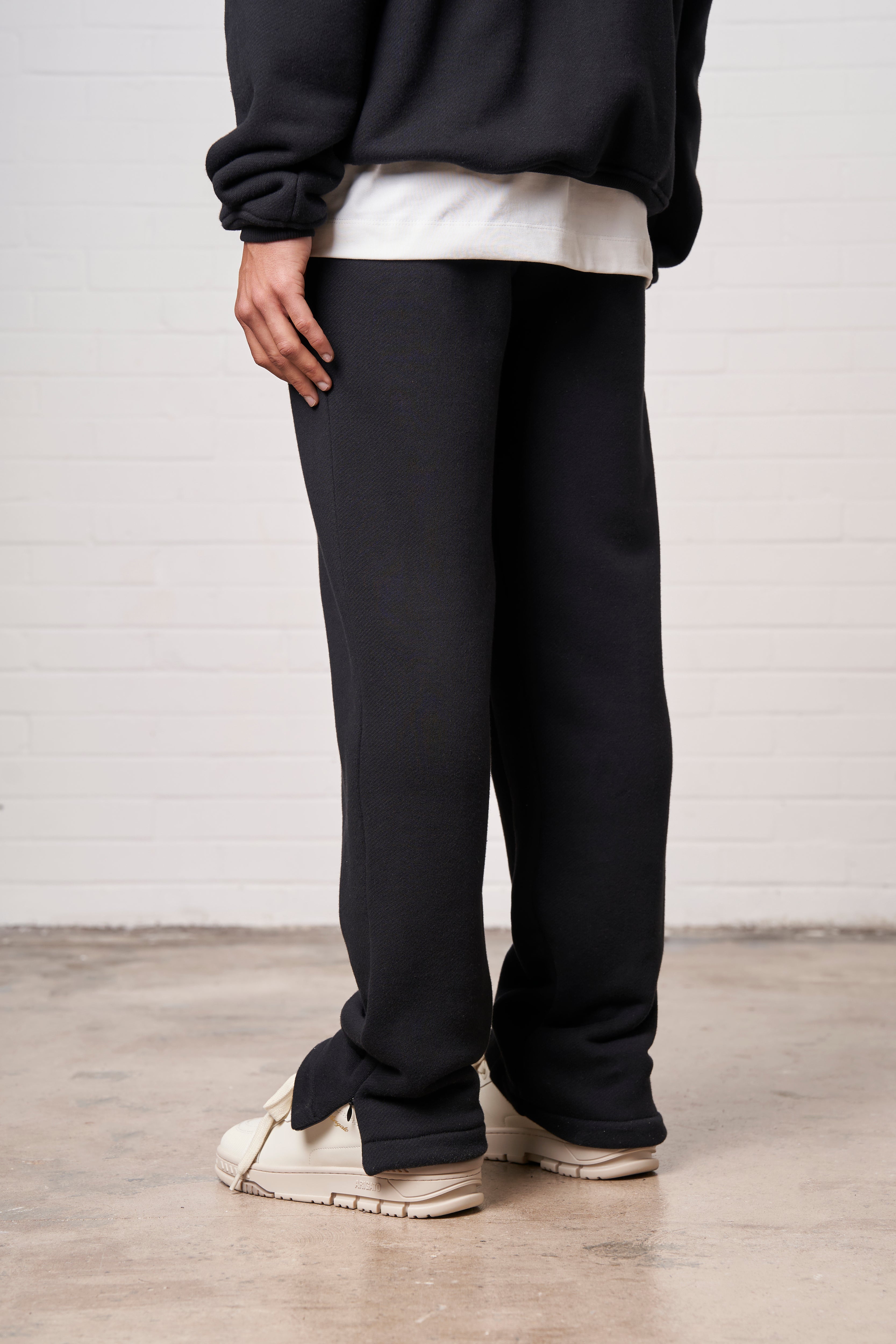 LAUNDERED CLASSICS JOGGERS - WASHED BLACK