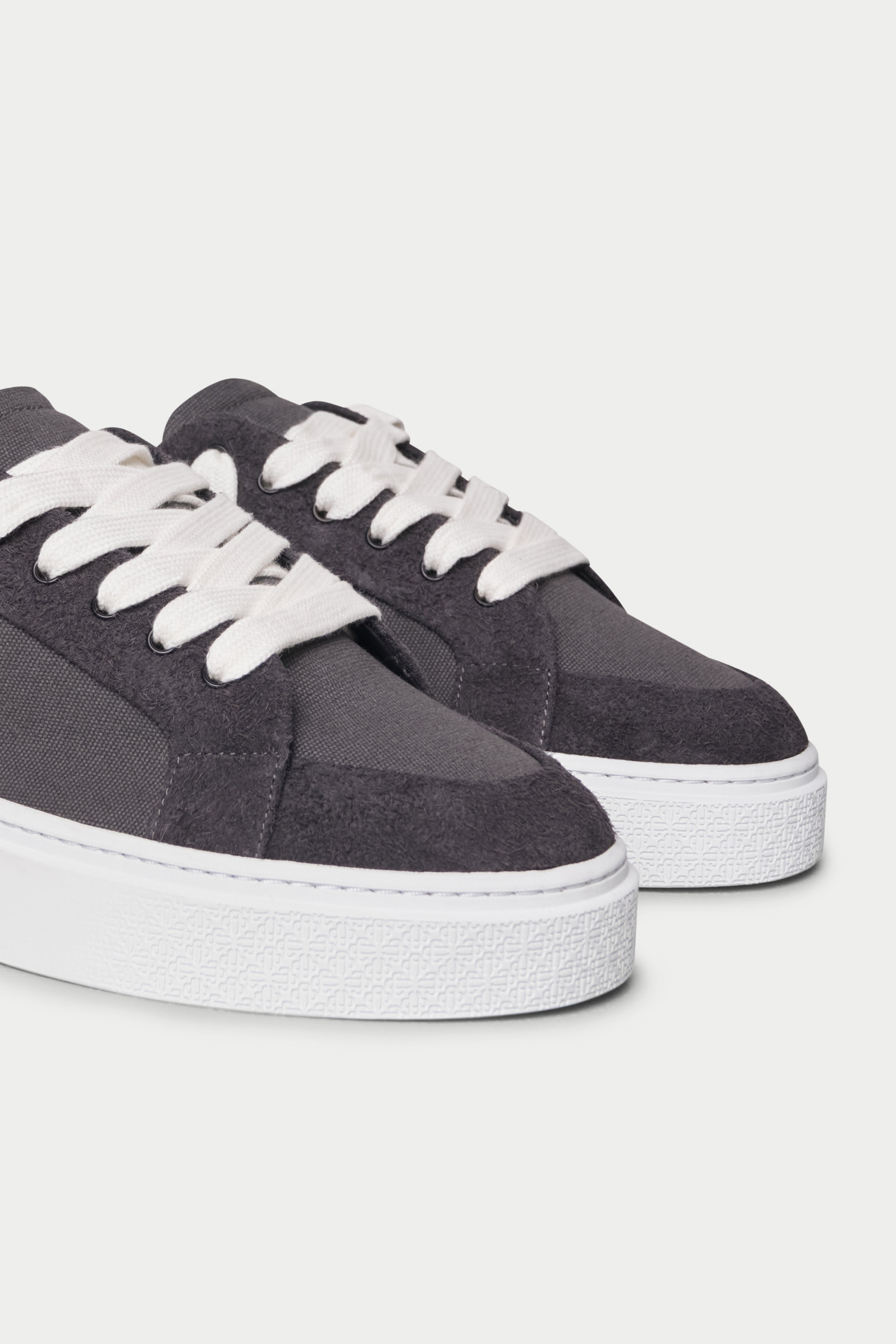 AXIS SNEAKER - DARK GREY