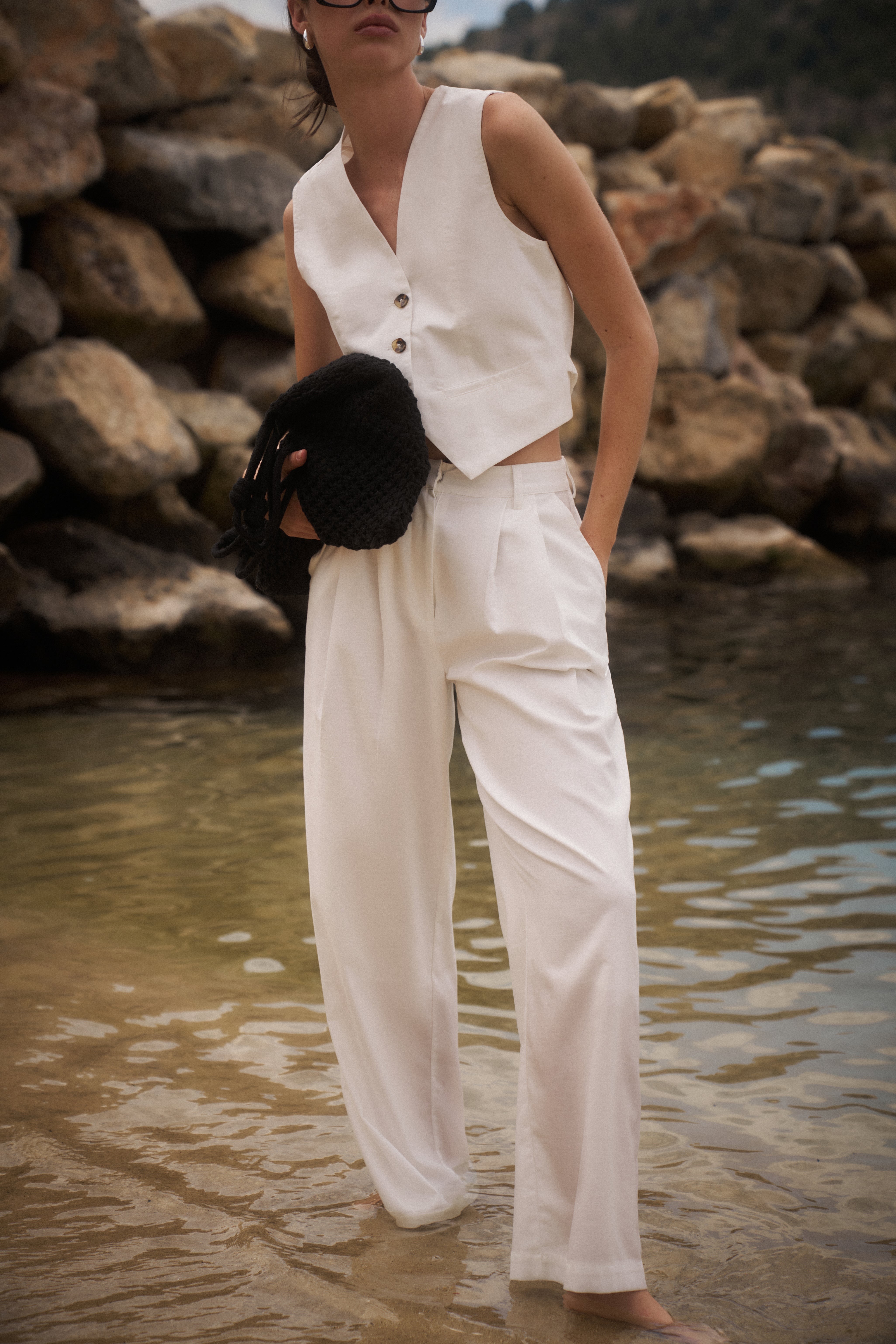 LINEN BLEND WIDE LEG PLEATED TROUSERS - WHITE