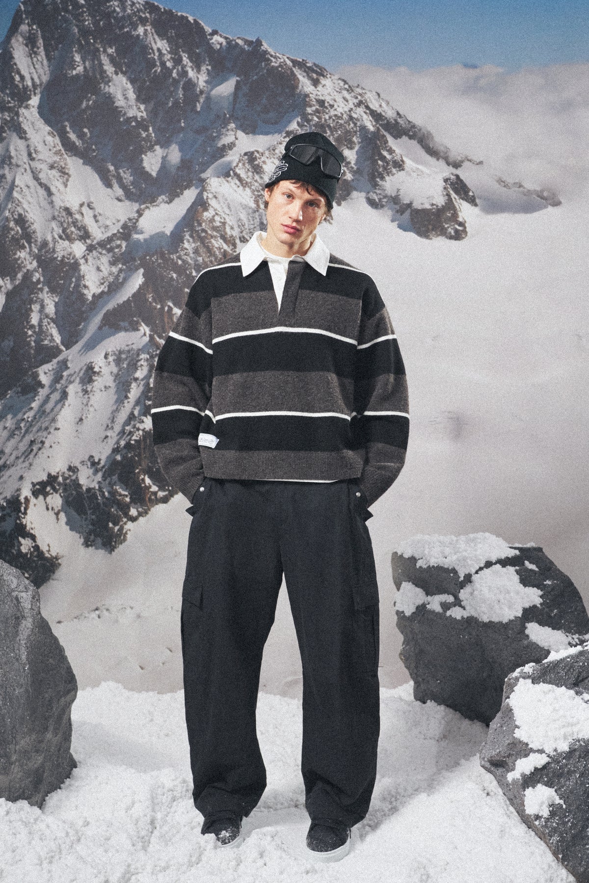 STRIPED FLUFFY KNIT CREW - CHARCOAL