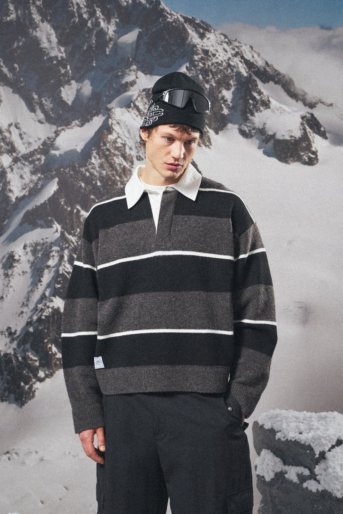 STRIPED FLUFFY KNIT CREW - CHARCOAL