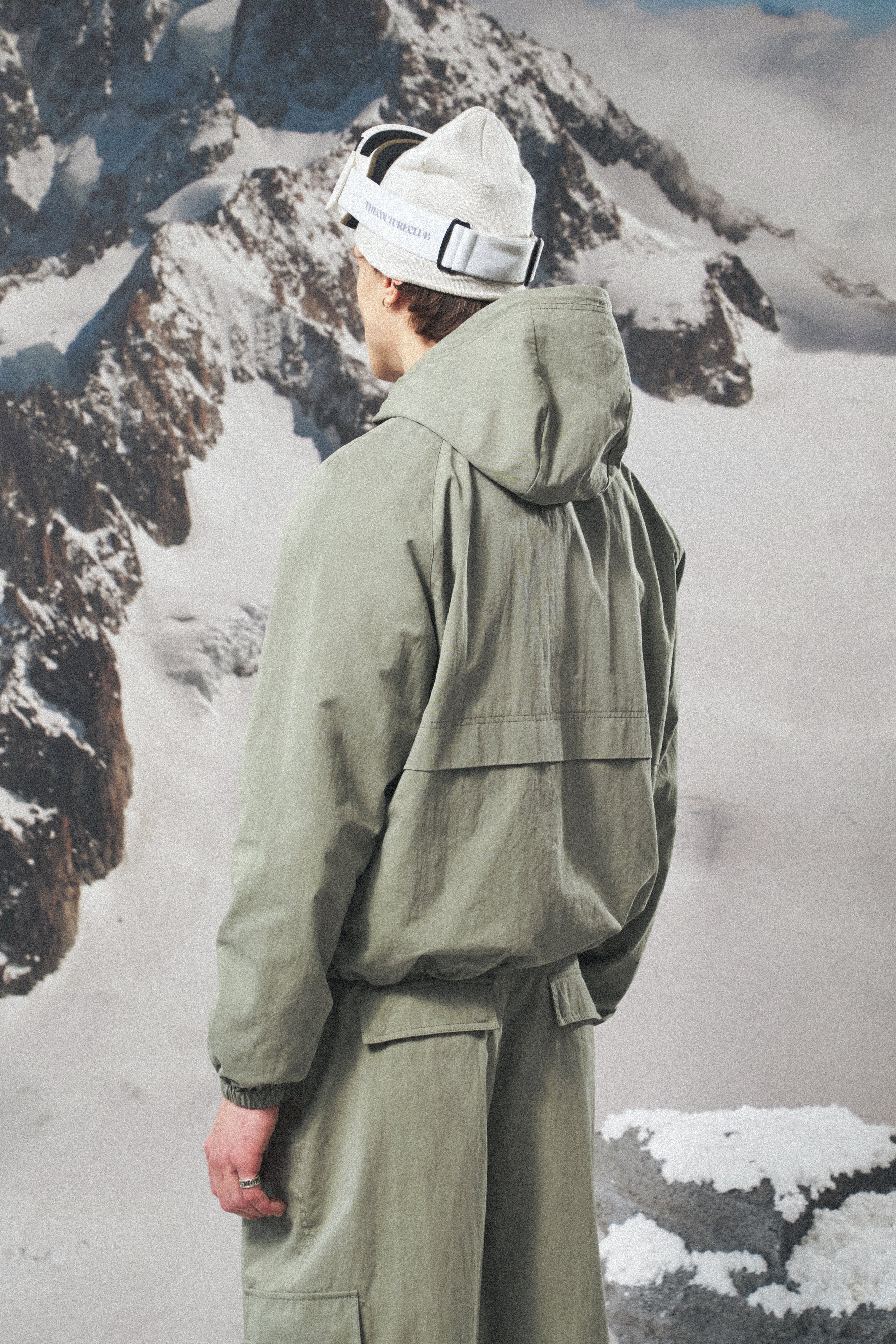 RIPSTOP WINDBREAKER - LIGHT KHAKI