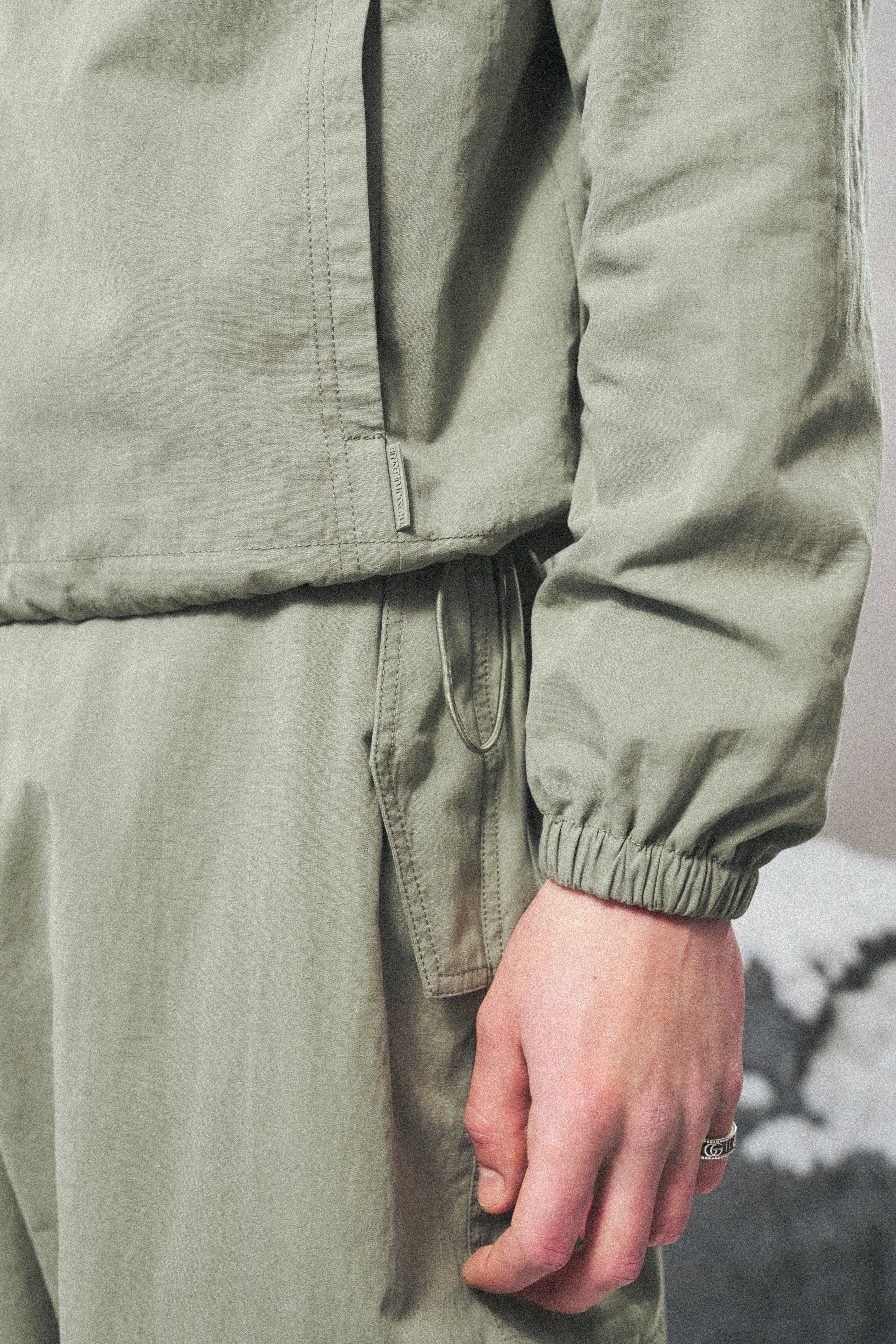 RIPSTOP WINDBREAKER - LIGHT KHAKI