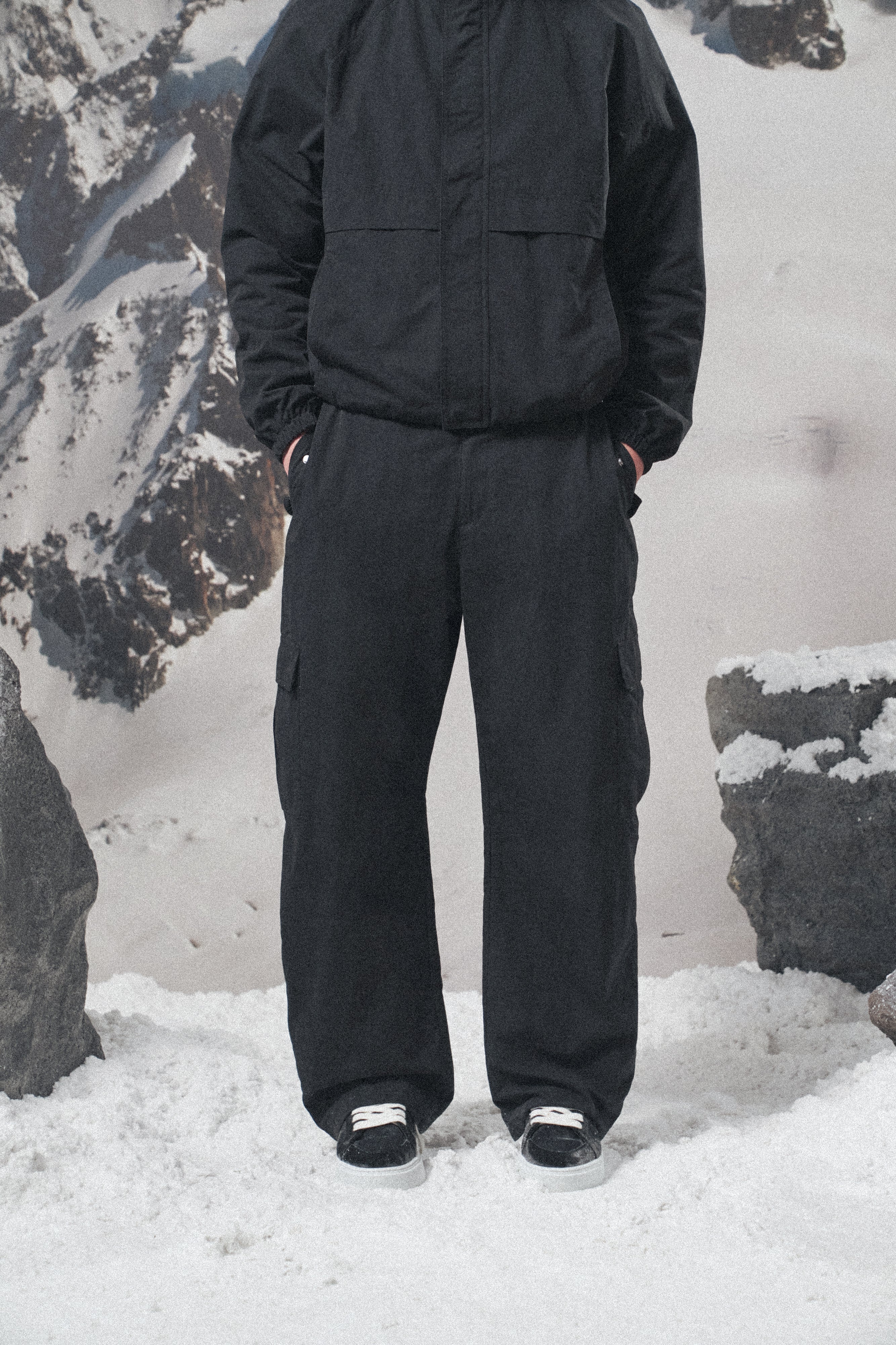 RIPSTOP CARGO TROUSERS - BLACK