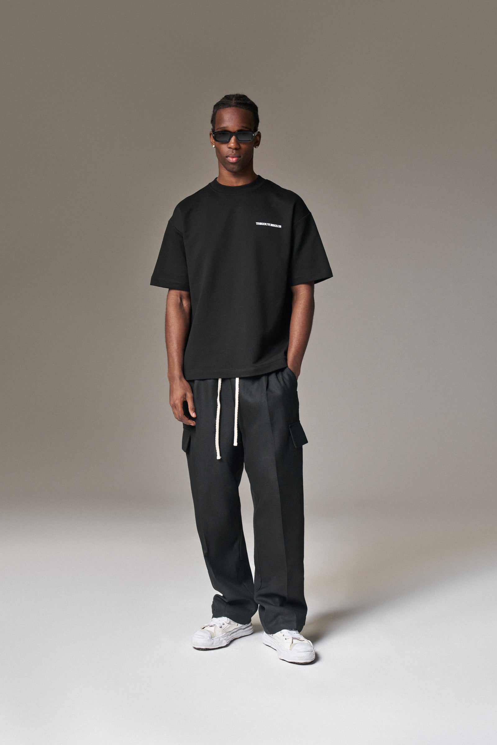 HEAVYWEIGHT COPYRIGHT T-SHIRT - BLACK